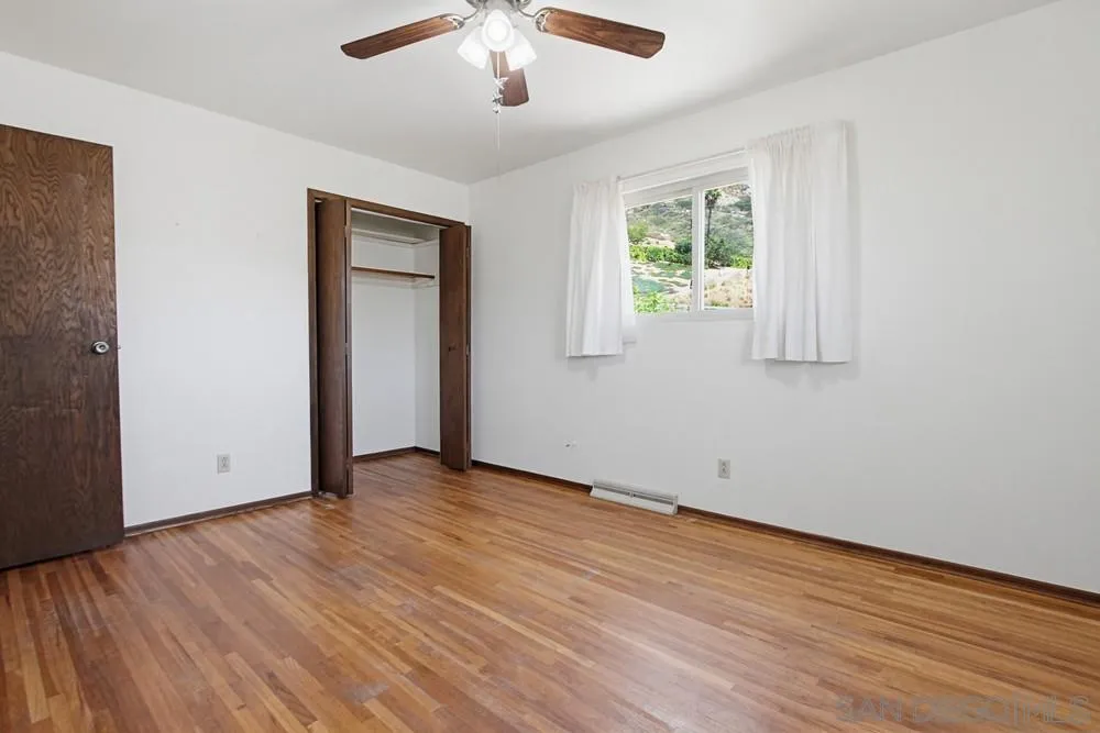https://cdn.realtyfeed.com/cdn/127/260009000/33c895d5ed85a68a5ec7ecd11daf274f.webp
