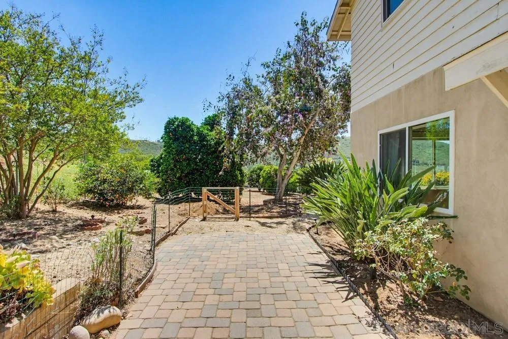 https://cdn.realtyfeed.com/cdn/127/260009000/5449fcb8370add79e575ee55affccdb1.webp