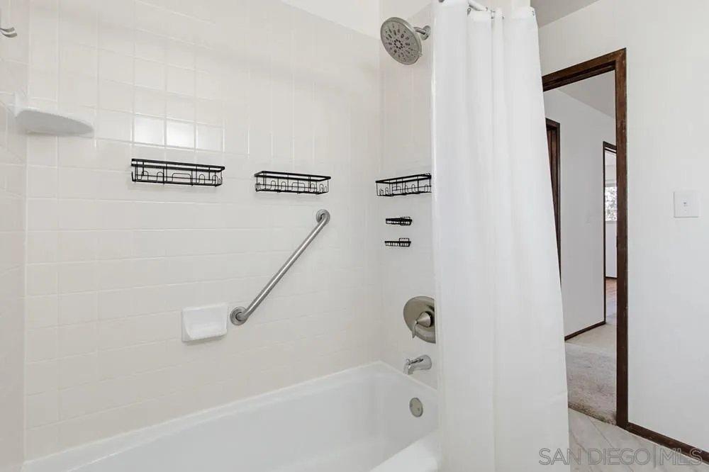 https://cdn.realtyfeed.com/cdn/127/260009000/644bb074cae67c2526c1f2933bec62d9.webp