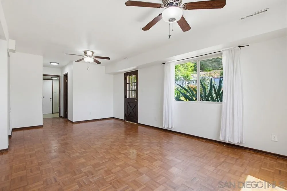 https://cdn.realtyfeed.com/cdn/127/260009000/8eb06c985de8602e8c0d8c7142d28da7.webp