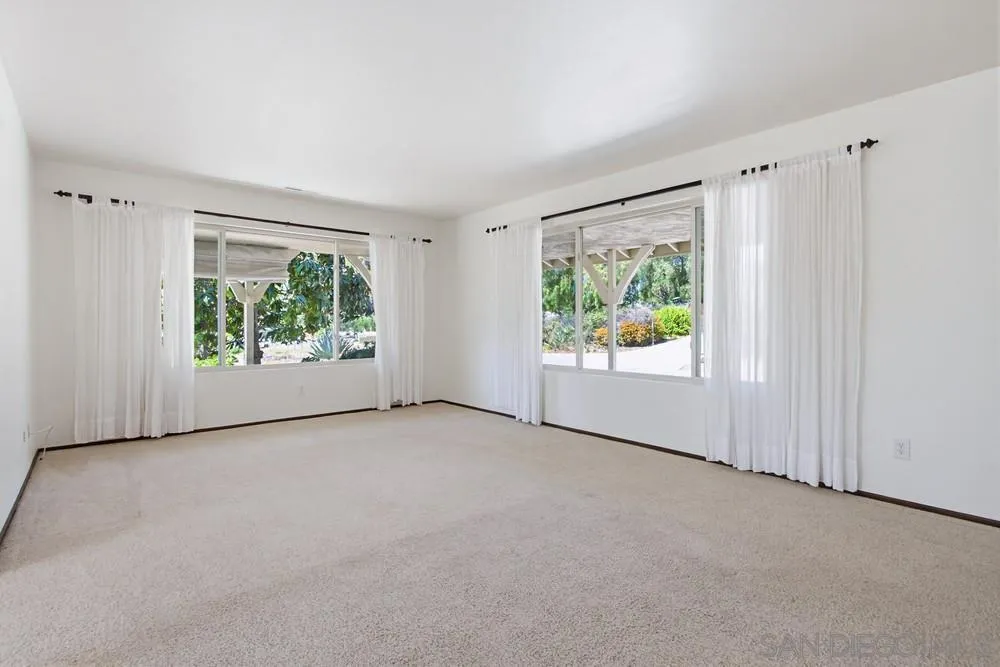https://cdn.realtyfeed.com/cdn/127/260009000/ecefbf1c14facbbc486fd07d7612243c.webp