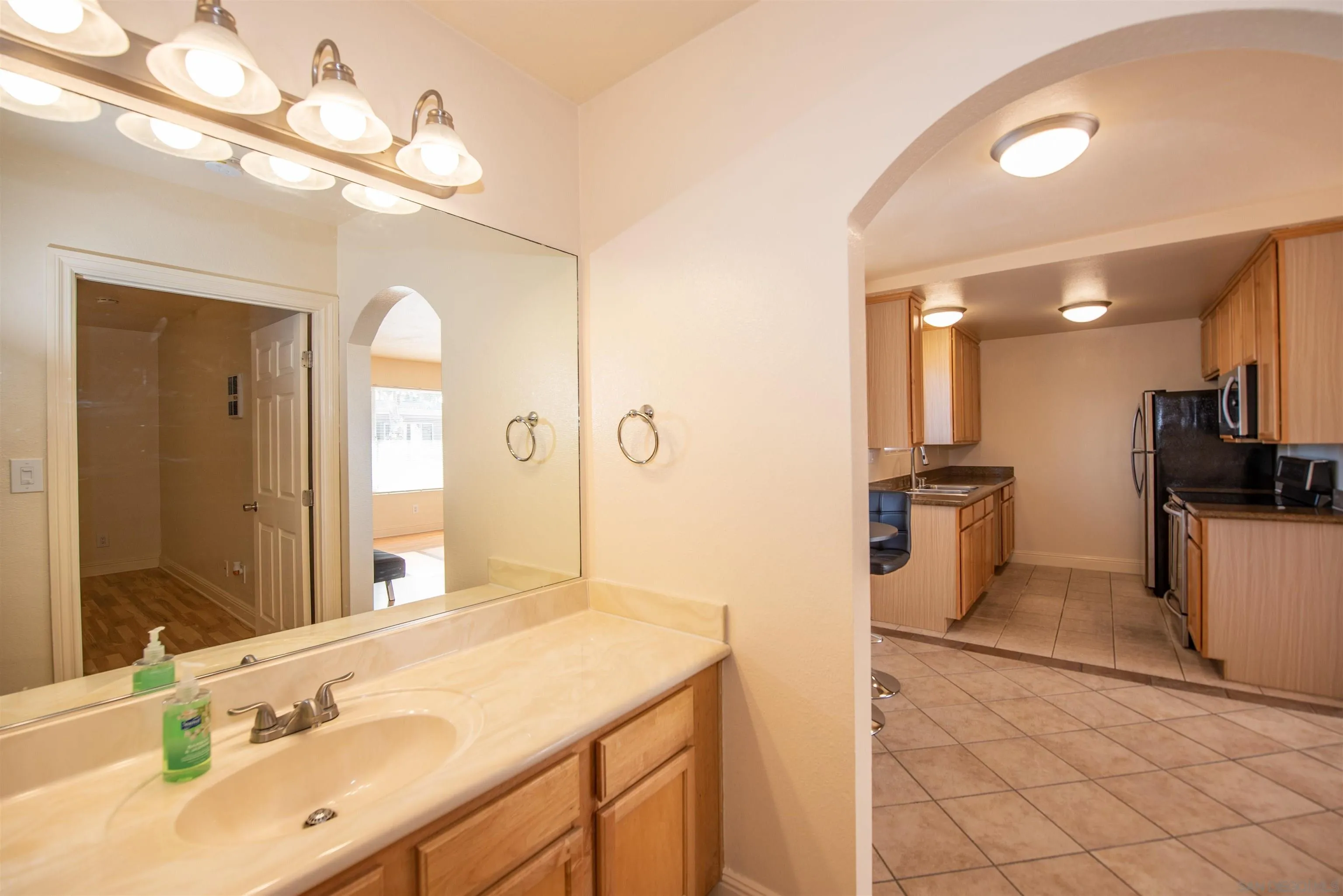 Photo #12: 260009001 Listing: Photo #12