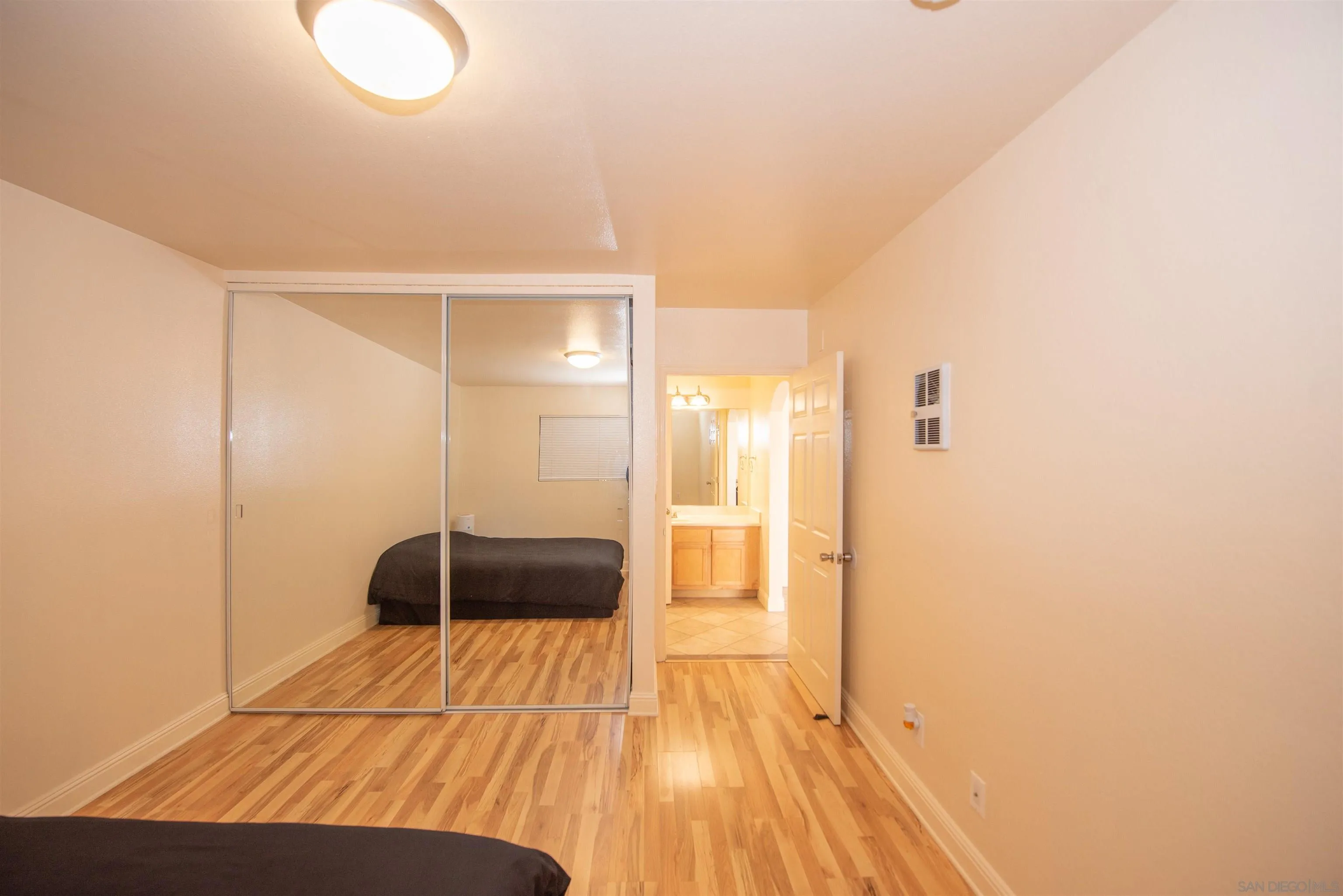 Photo #15: 260009001 Listing: Photo #15