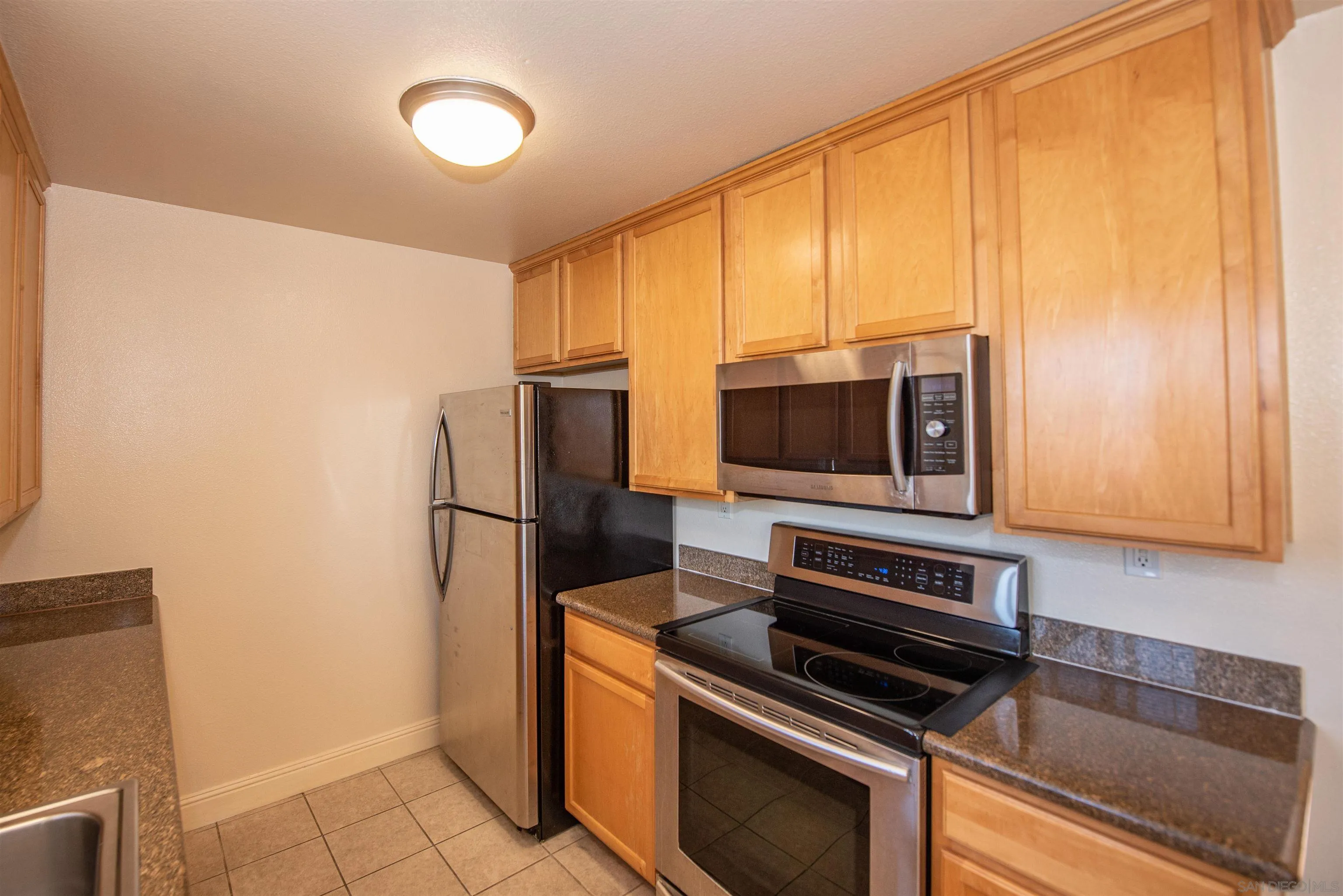 Photo #7: 260009001 Listing: Photo #7