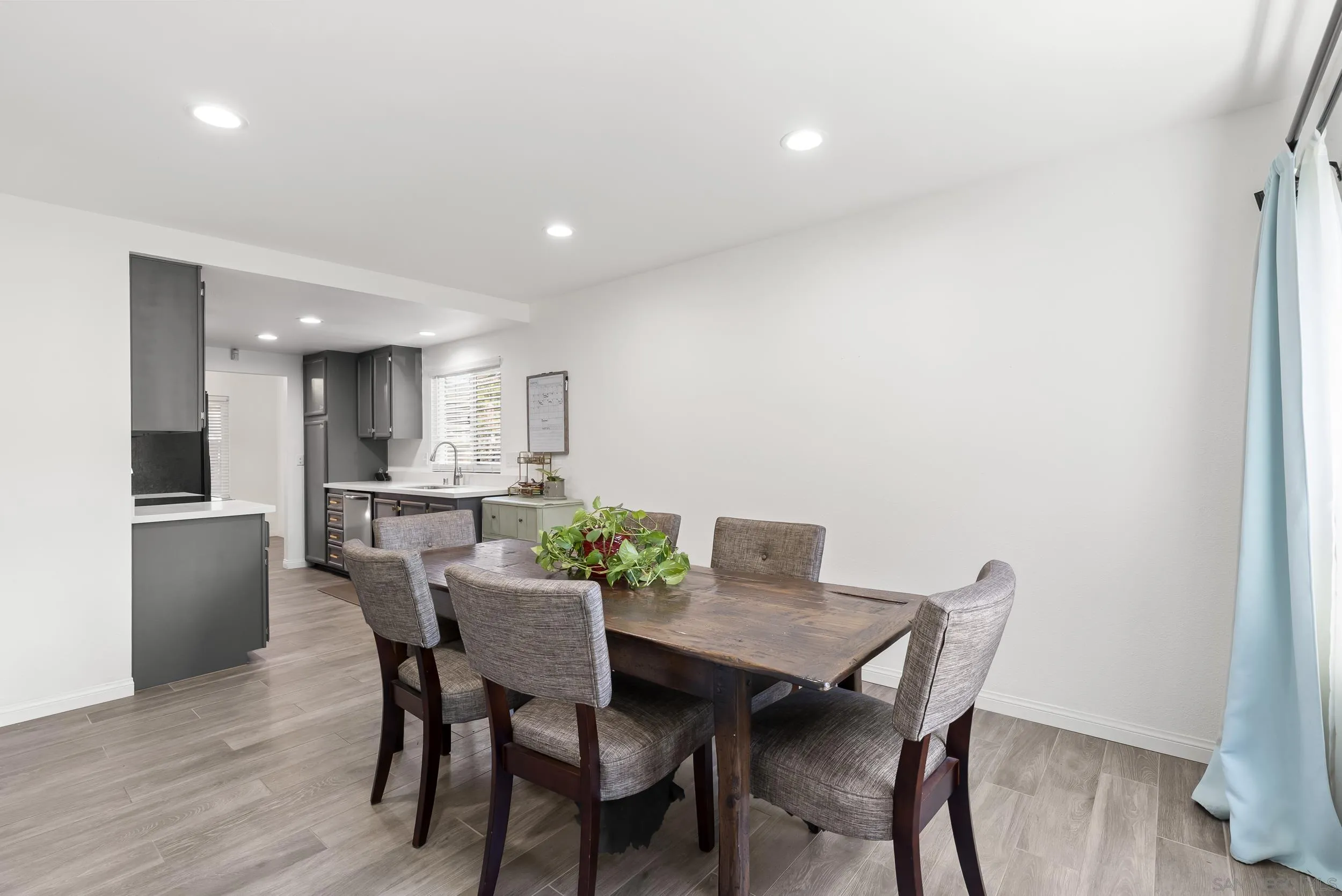 https://cdn.realtyfeed.com/cdn/127/260009005/d46e9ce21d73abbe96095ea67db1e031.webp