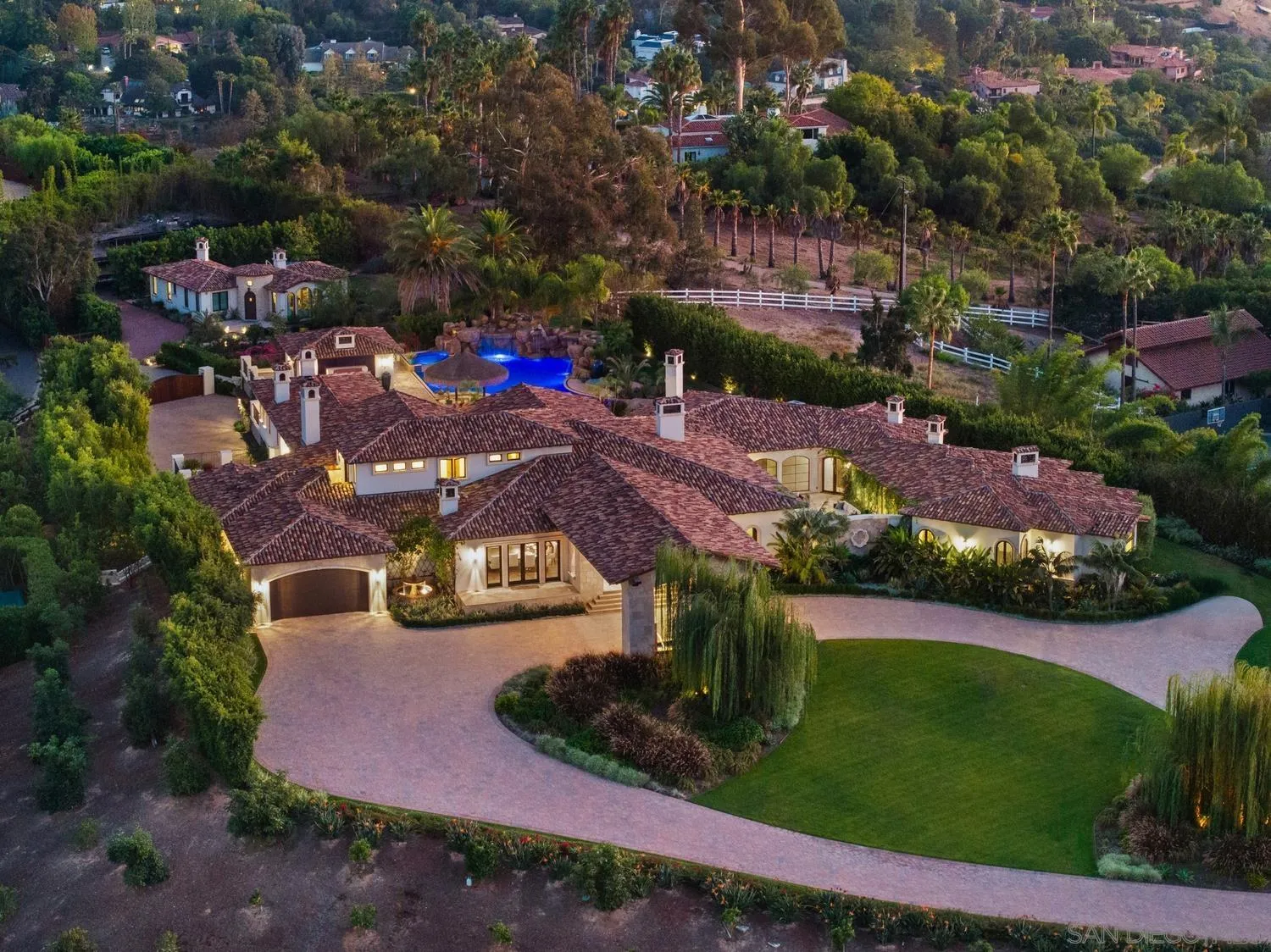 https://cdn.realtyfeed.com/cdn/127/260009008/032f576a8f56355fd25b7e013e21d304.webp