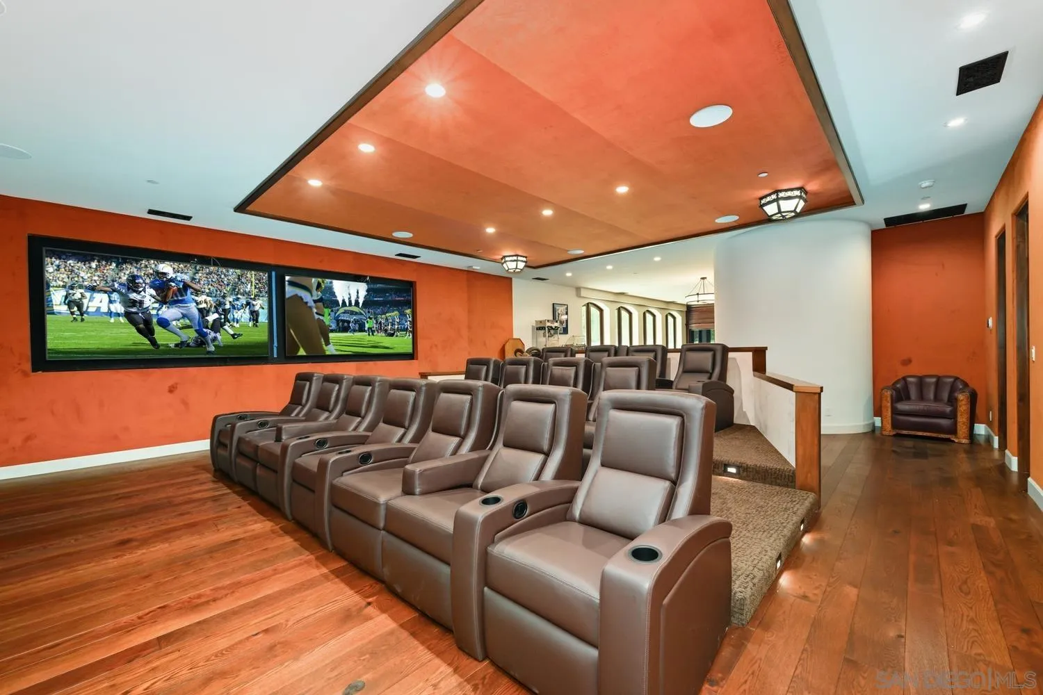 https://cdn.realtyfeed.com/cdn/127/260009008/14c1eb5d519b8af6f8123e43a69e12d4.webp
