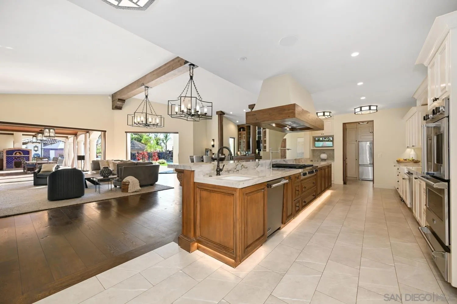 https://cdn.realtyfeed.com/cdn/127/260009008/1c903a10c8d53d217f9f078b7f1595ea.webp