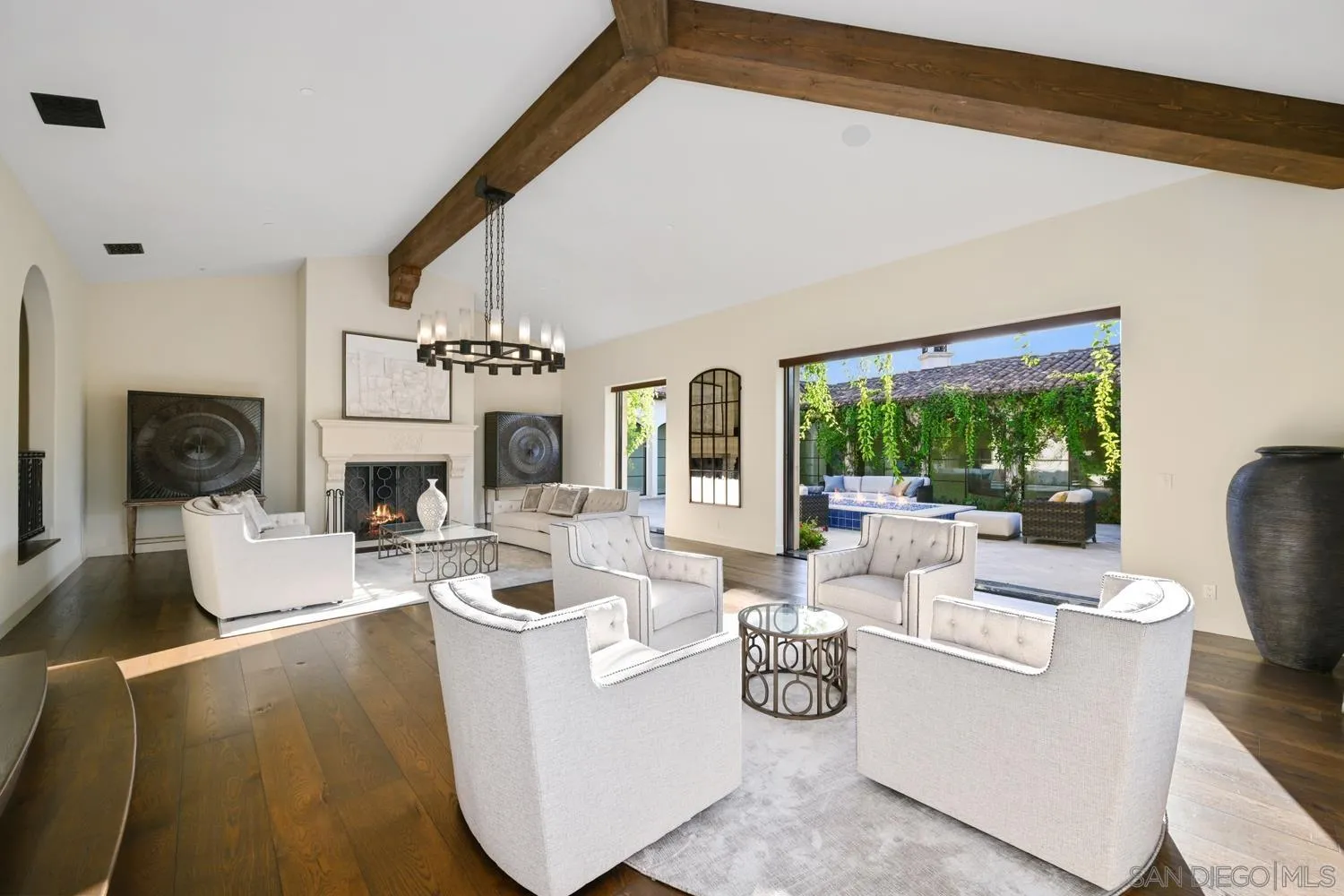 https://cdn.realtyfeed.com/cdn/127/260009008/255ac0699c0925e083f92acbd3907e49.webp