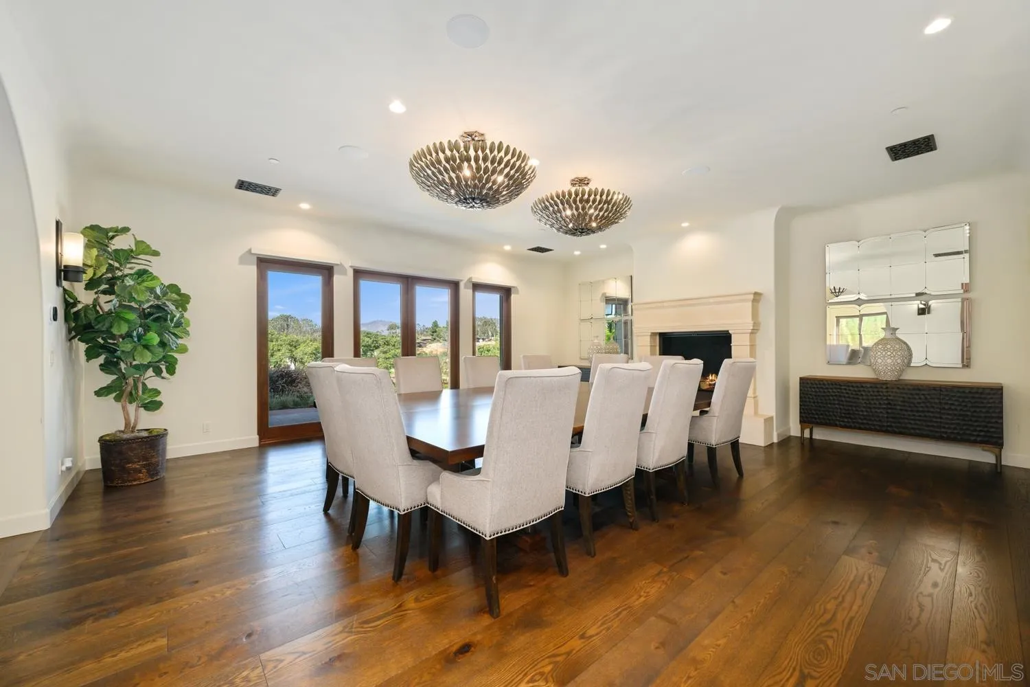 https://cdn.realtyfeed.com/cdn/127/260009008/3e9515ee8396bf8f96efa7f122fdc6f0.webp
