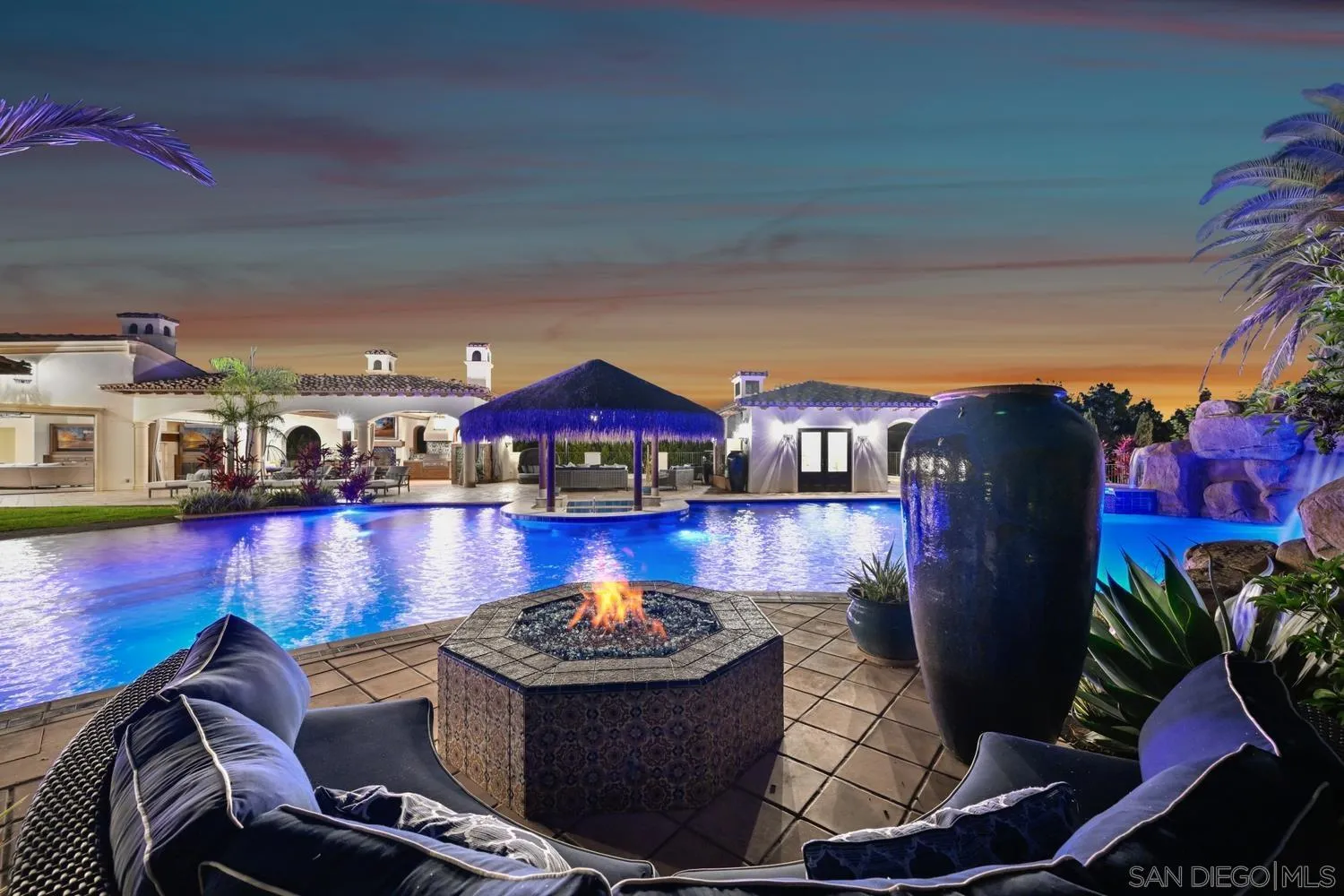 https://cdn.realtyfeed.com/cdn/127/260009008/b4352defc8f3370266151bad4388792f.webp