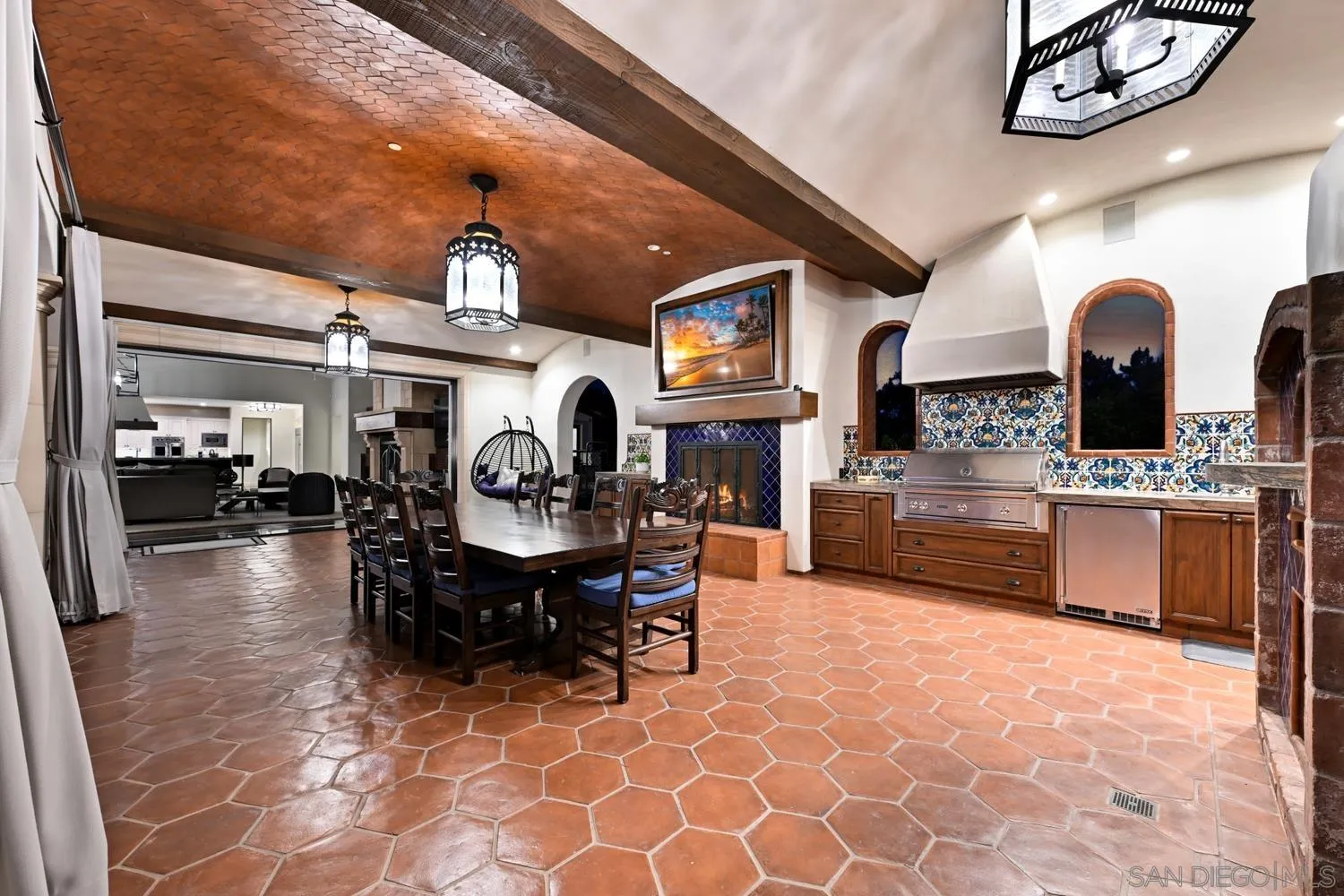 https://cdn.realtyfeed.com/cdn/127/260009008/d191faf9105e16fa0841bc6d487b4c30.webp