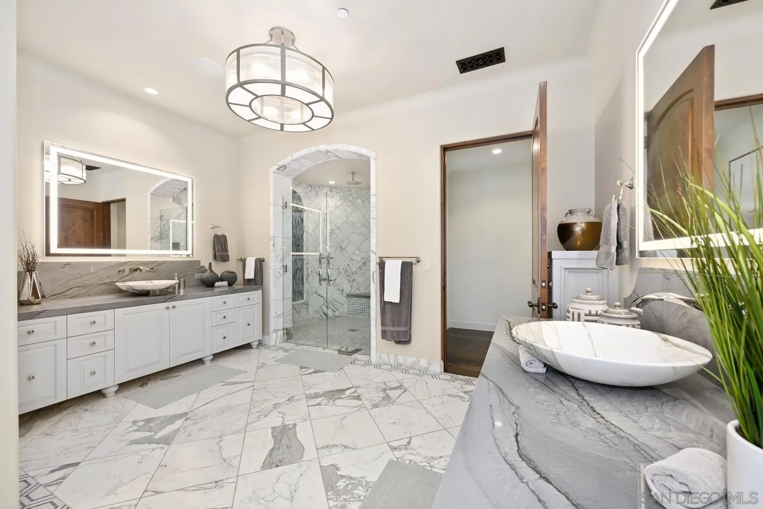 https://cdn.realtyfeed.com/cdn/127/260009008/da9ff3dd6a8345944e3ea824771b9879.webp