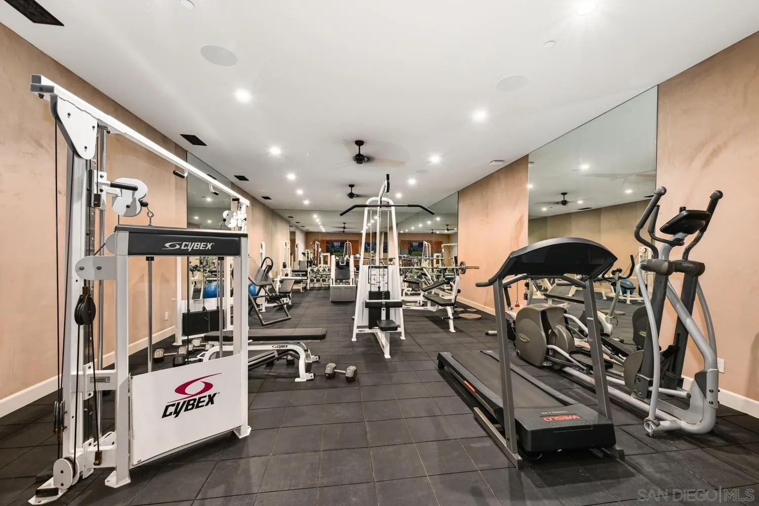 https://cdn.realtyfeed.com/cdn/127/260009008/fa6162f553f2eb7d794342aa93300f40.webp