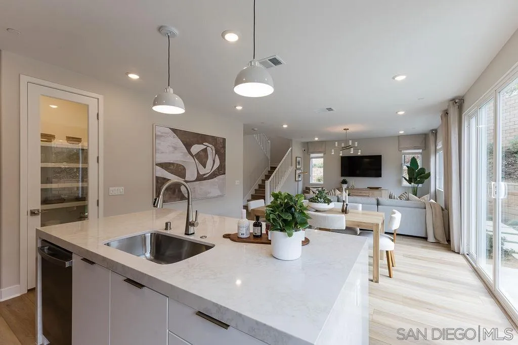 https://cdn.realtyfeed.com/cdn/127/260009009/80ca709b6e89c57bd78b7b4beb9318a7.webp