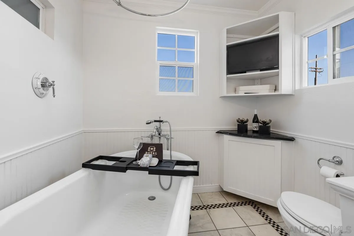 https://cdn.realtyfeed.com/cdn/127/260009015/efa365590b67c00dd4145ff30440b471.webp