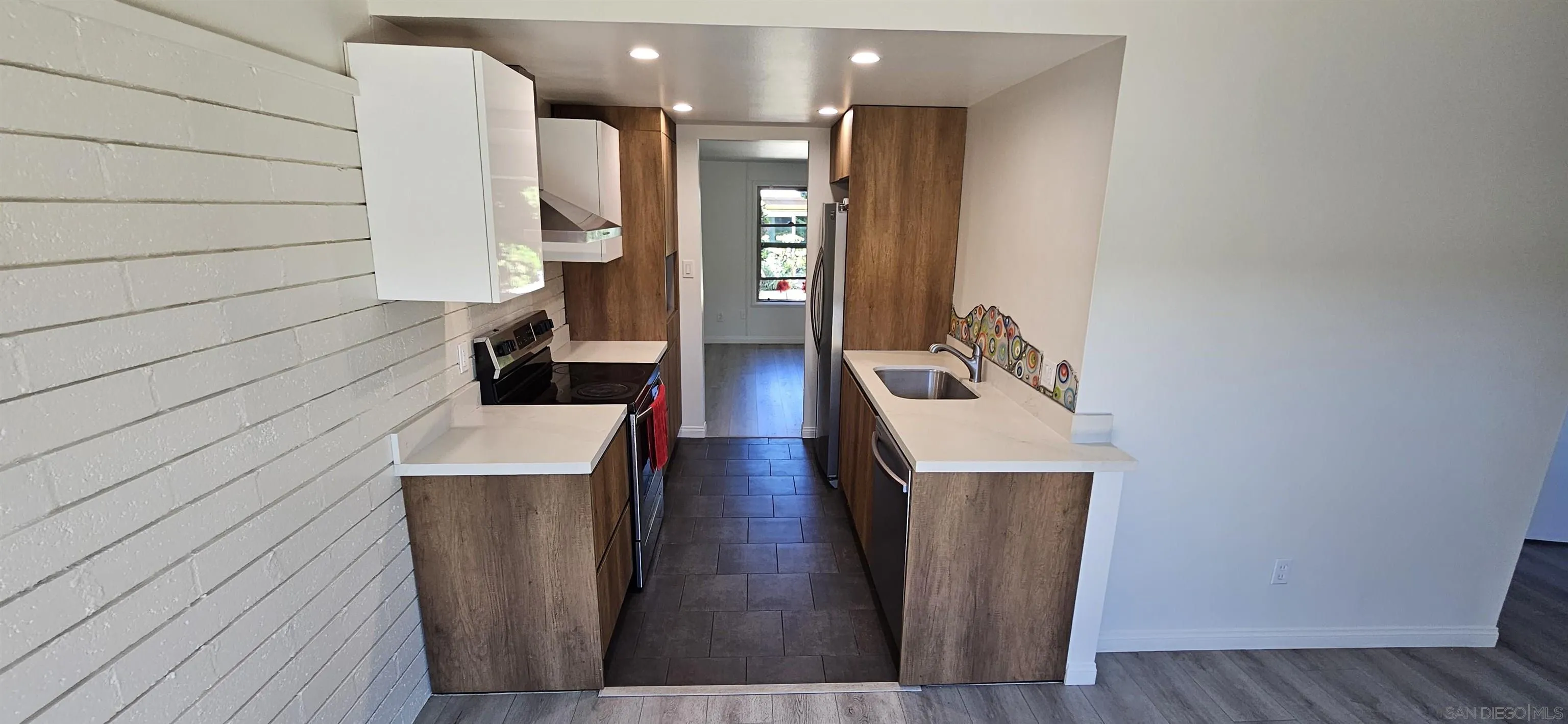 Photo #7: 260009020 Listing: Photo #7