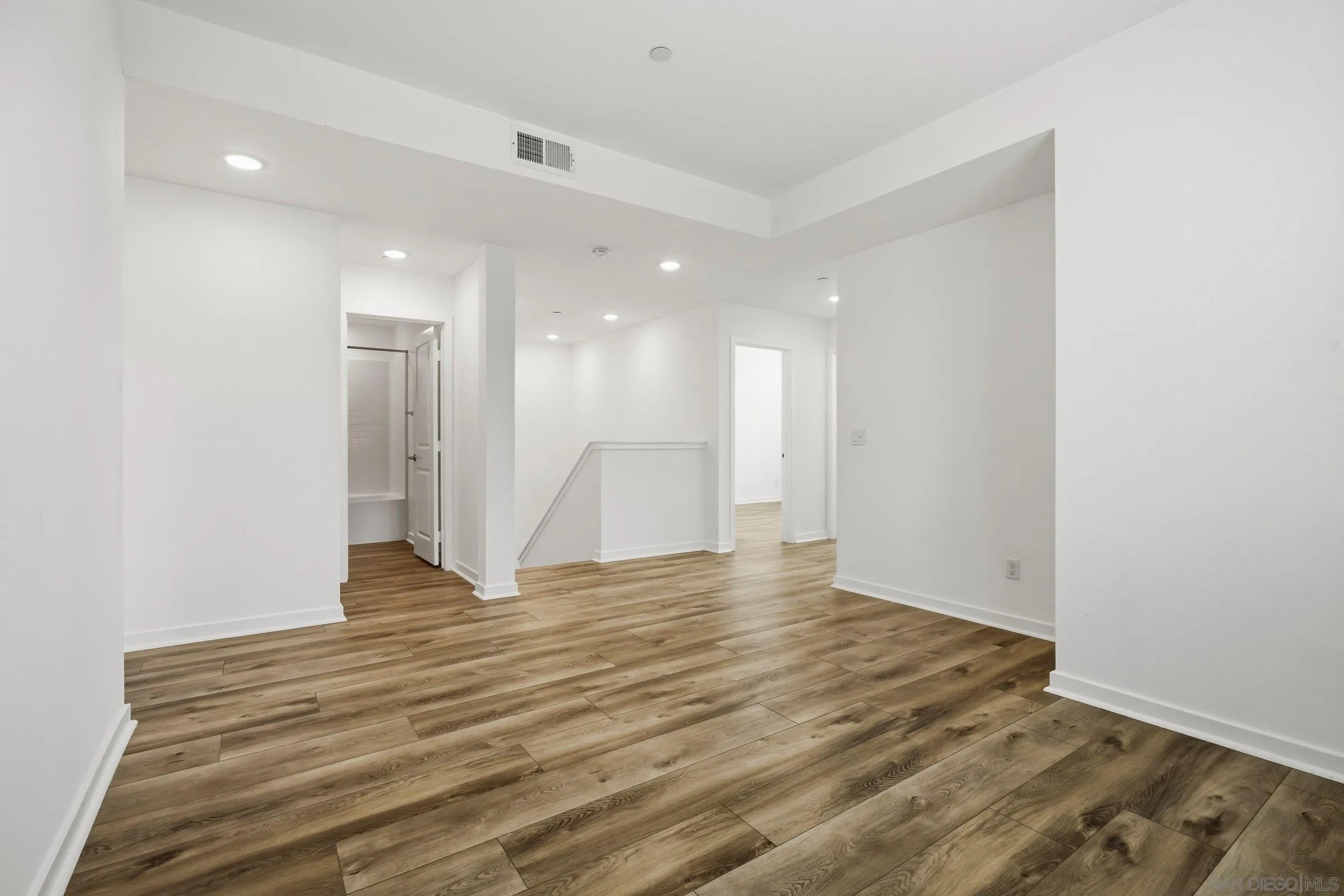 Photo #23: 260009023 Listing: Photo #23