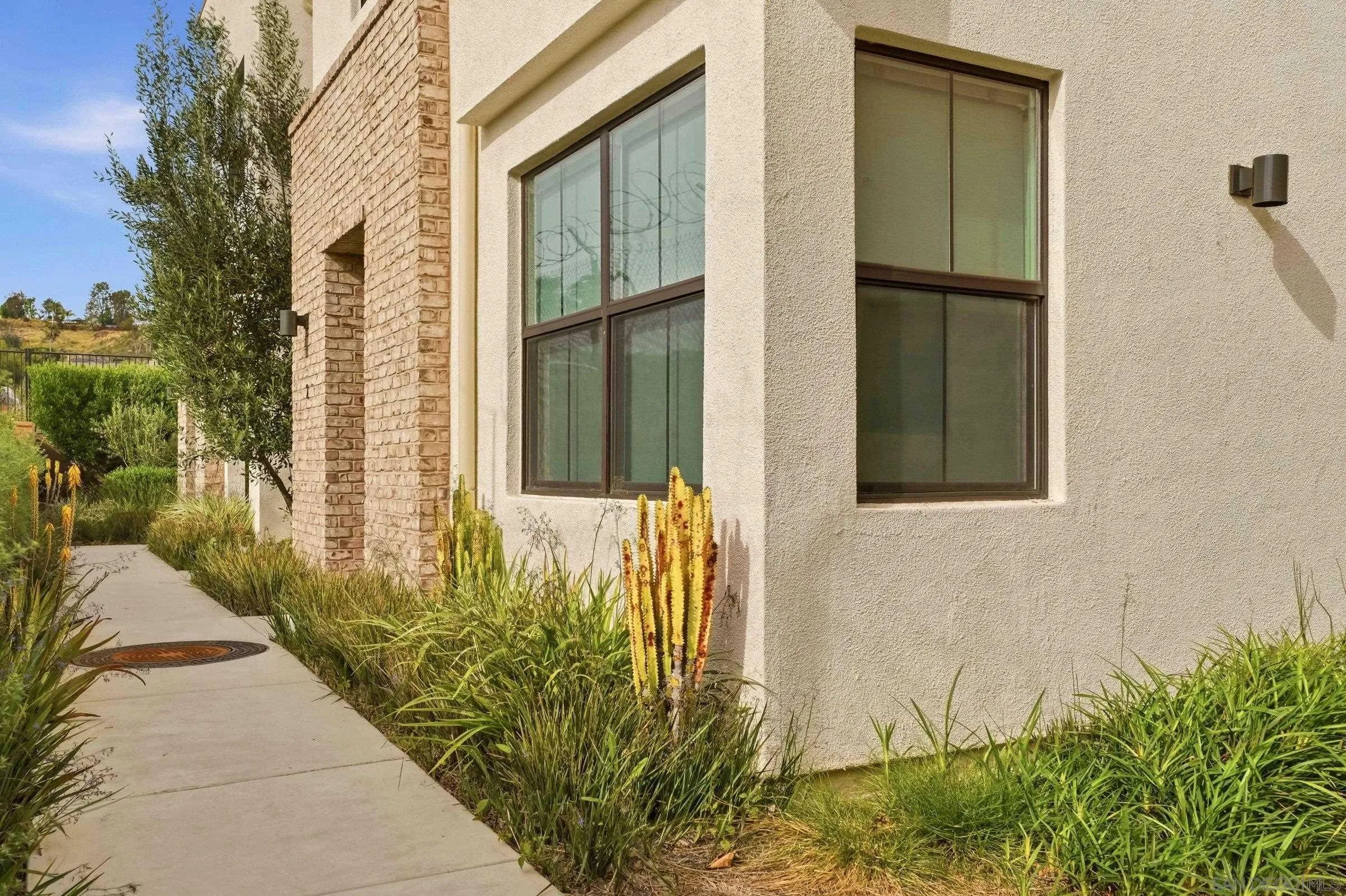 Photo #2: 260009023 Listing: Photo #2