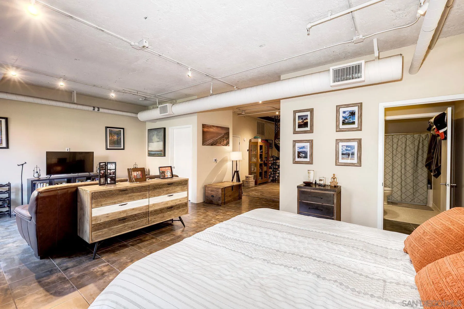 Photo #17: 260009028 Listing: Photo #17