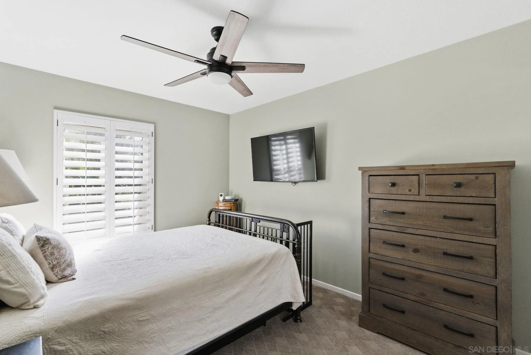 https://cdn.realtyfeed.com/cdn/127/260009033/07890dff98af5eae0e4055af9b9f9786.webp