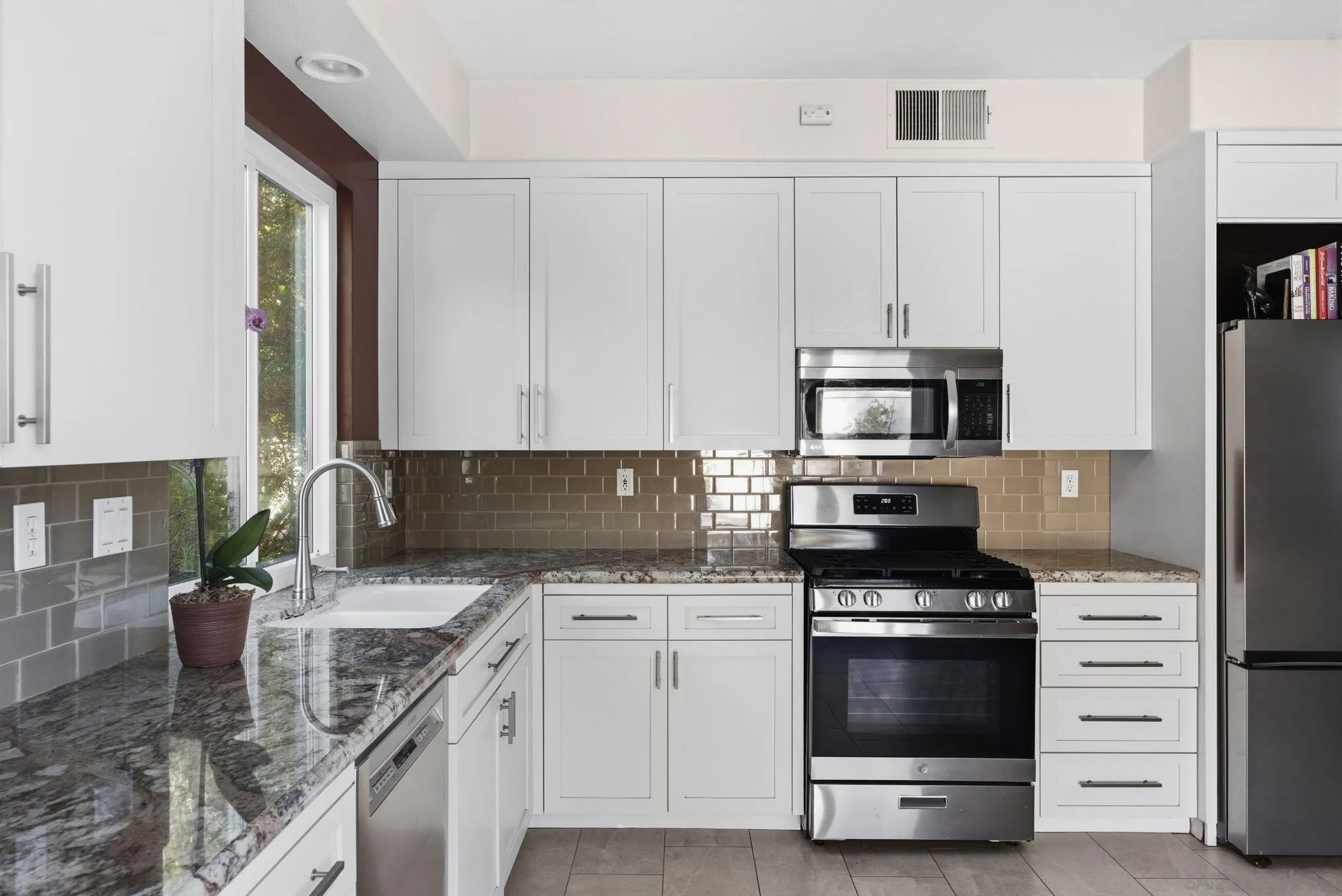 https://cdn.realtyfeed.com/cdn/127/260009033/a192f9a4c278dcb4746015c24bf26c5a.webp