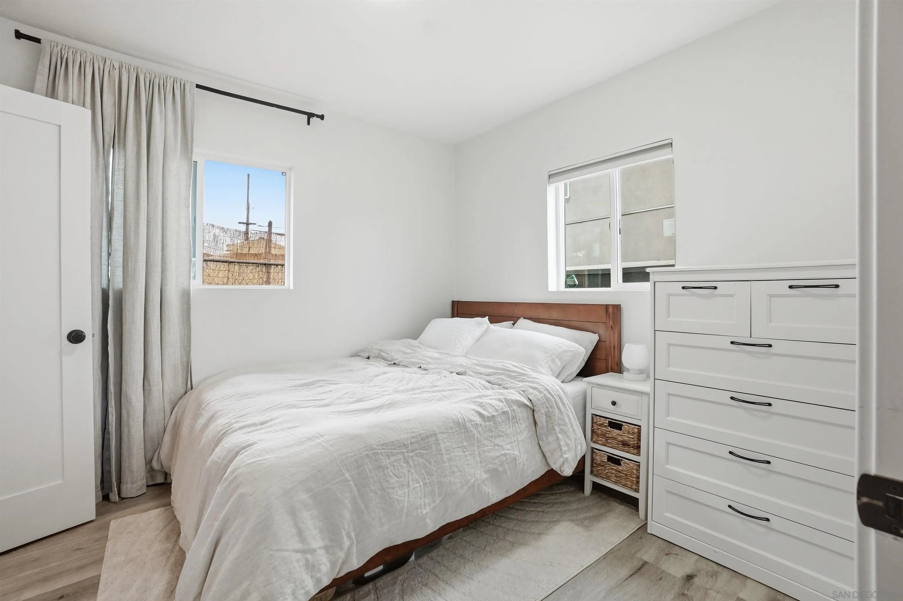 https://cdn.realtyfeed.com/cdn/127/260009035/d8dc8e3fd1c000f247c2fbccbdc89dab.webp