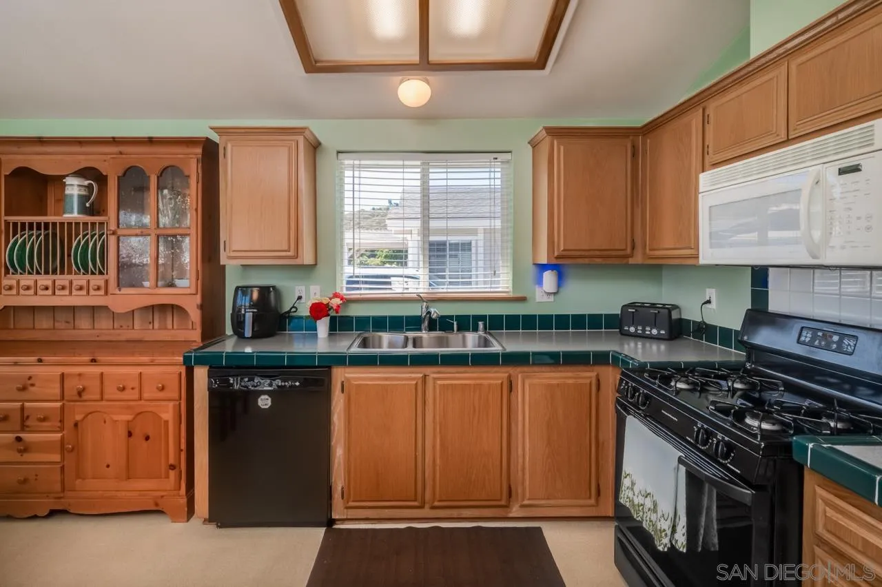 https://cdn.realtyfeed.com/cdn/127/260009037/17c1f93967376e30bea922d03e0e002b.webp