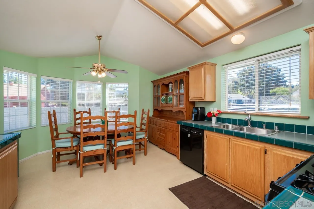 https://cdn.realtyfeed.com/cdn/127/260009037/9636700bdbb706a2db995c62b1963618.webp