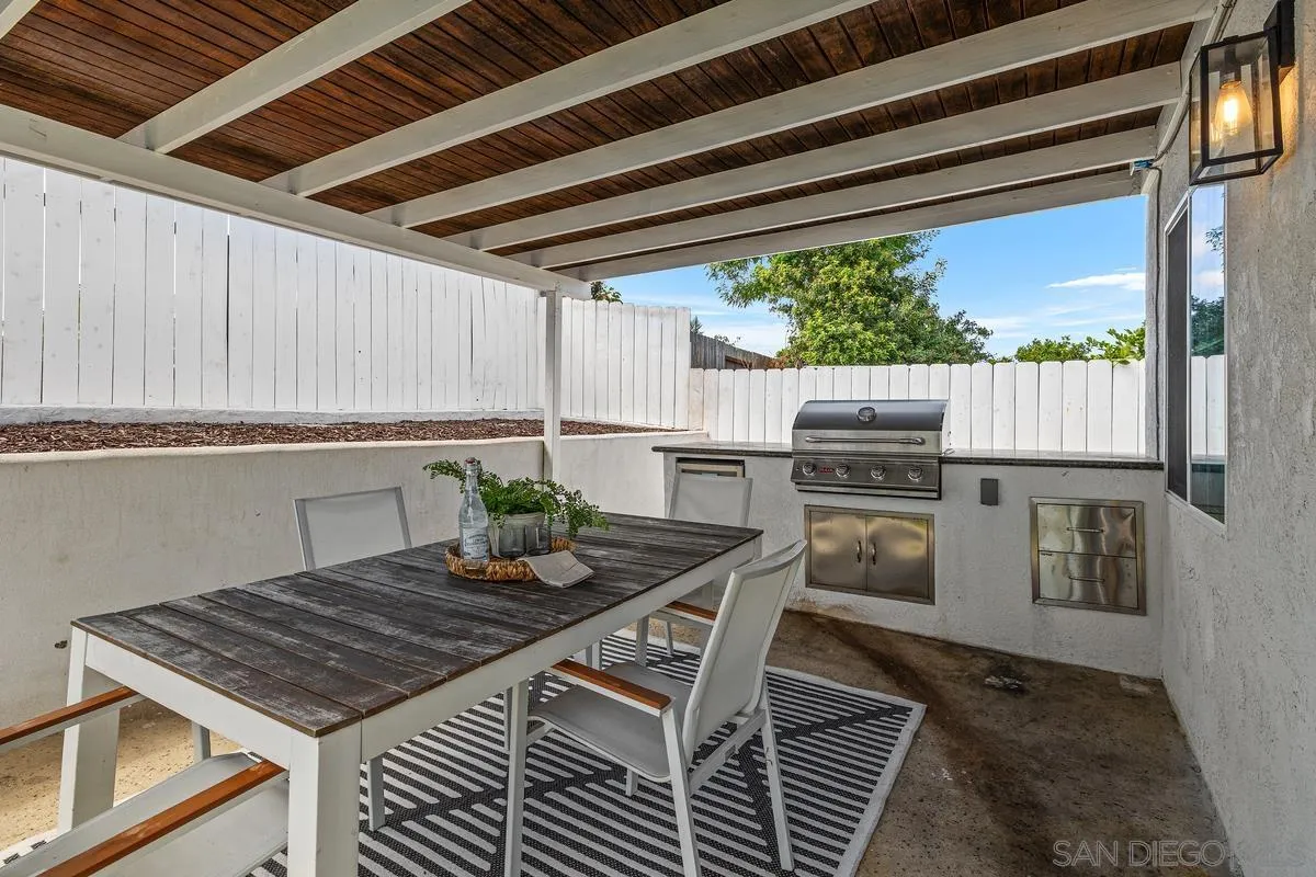 8631 Flanders, San Diego, CA, 92126