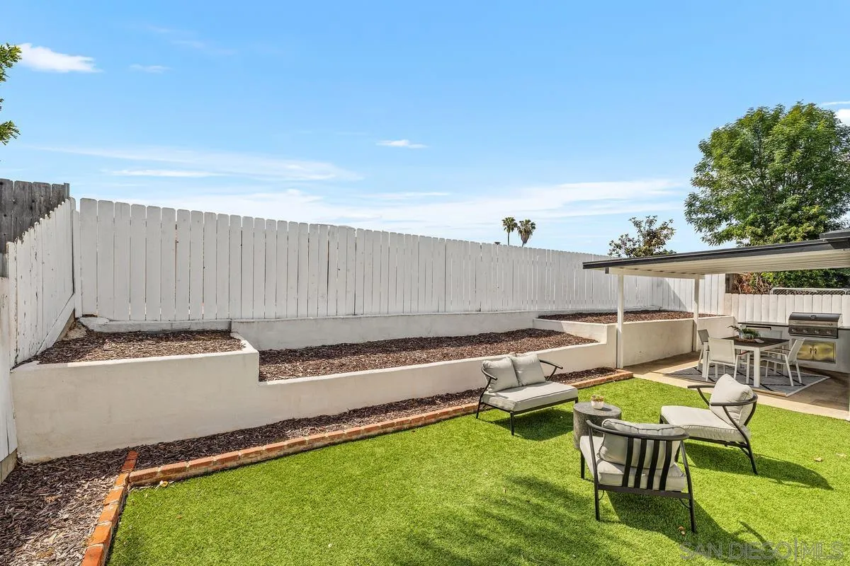 8631 Flanders, San Diego, CA, 92126