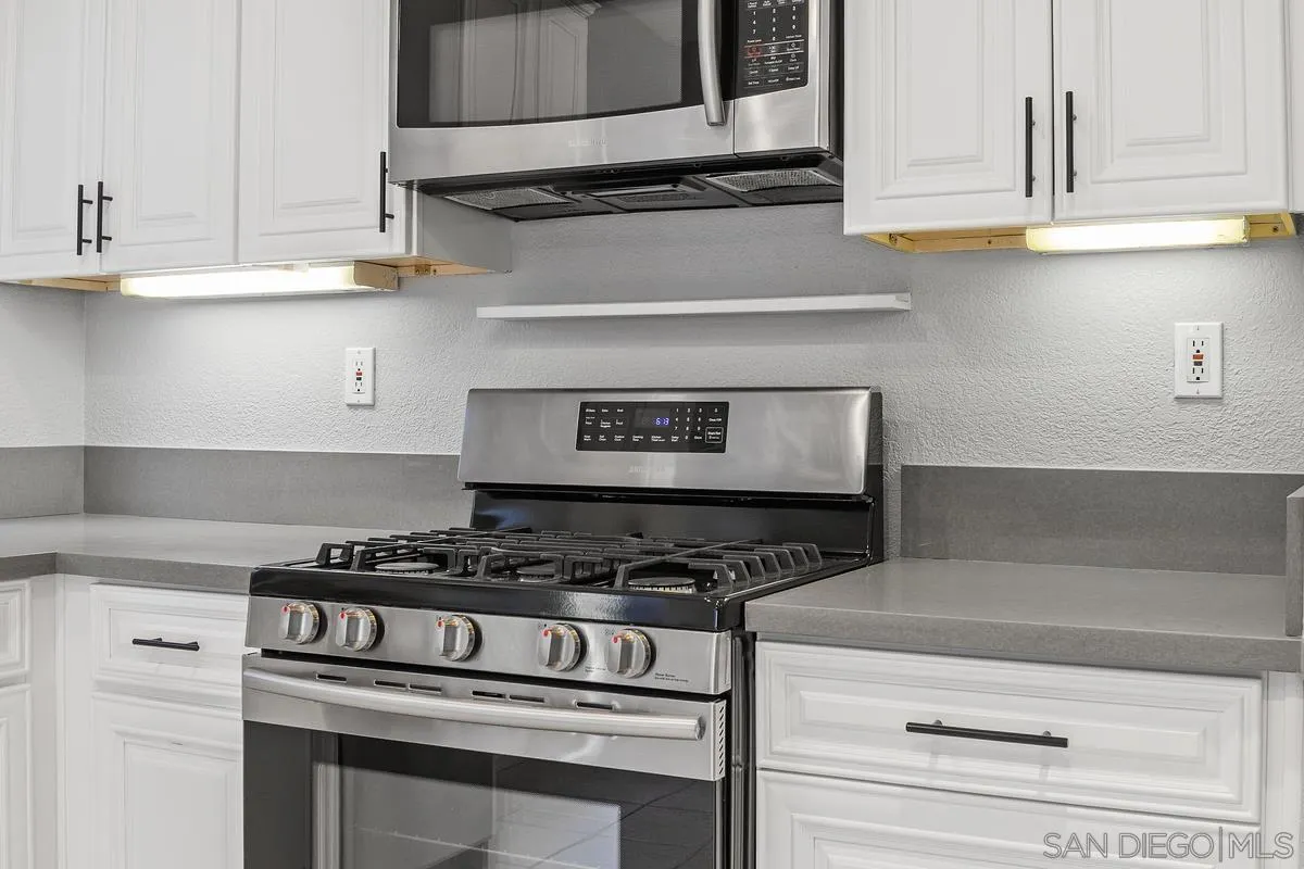 https://cdn.realtyfeed.com/cdn/127/260009043/925bea5e37cc9925c3872ee36b903043.webp