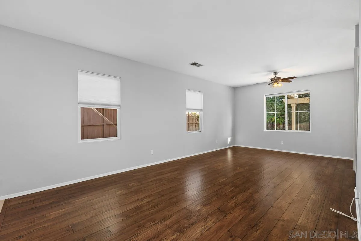https://cdn.realtyfeed.com/cdn/127/260009043/d5648dad9a196f65bc0ff4186b126215.webp