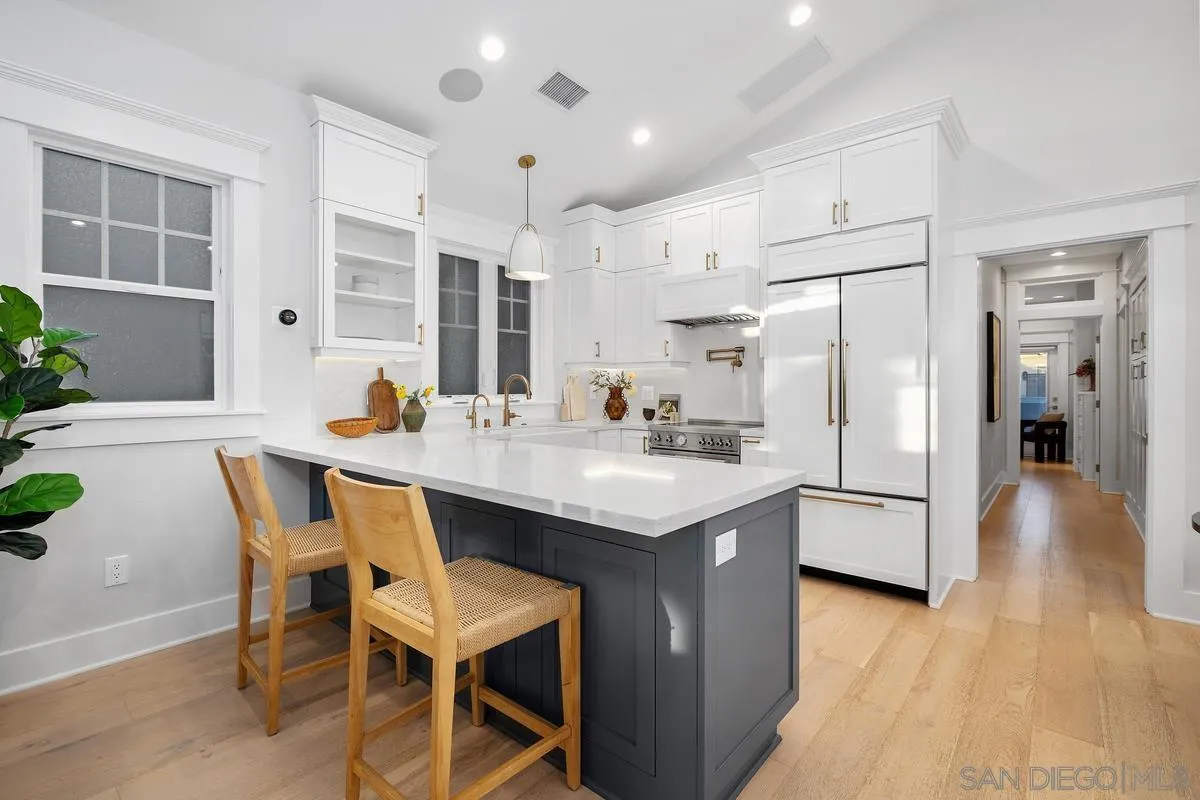 943 F Ave, Coronado, CA, 92118