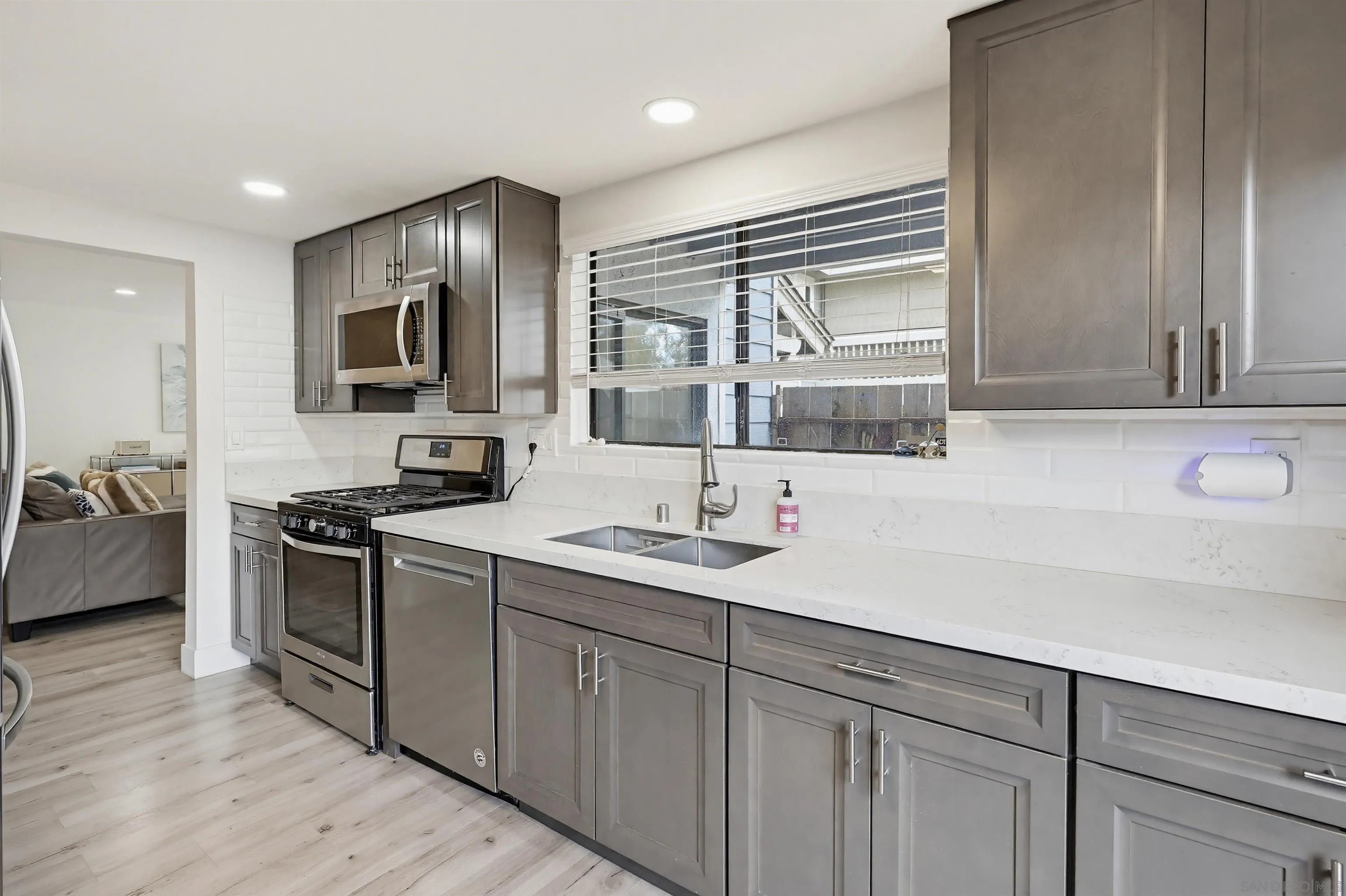 Photo #8: 260009048 Listing: Photo #8
