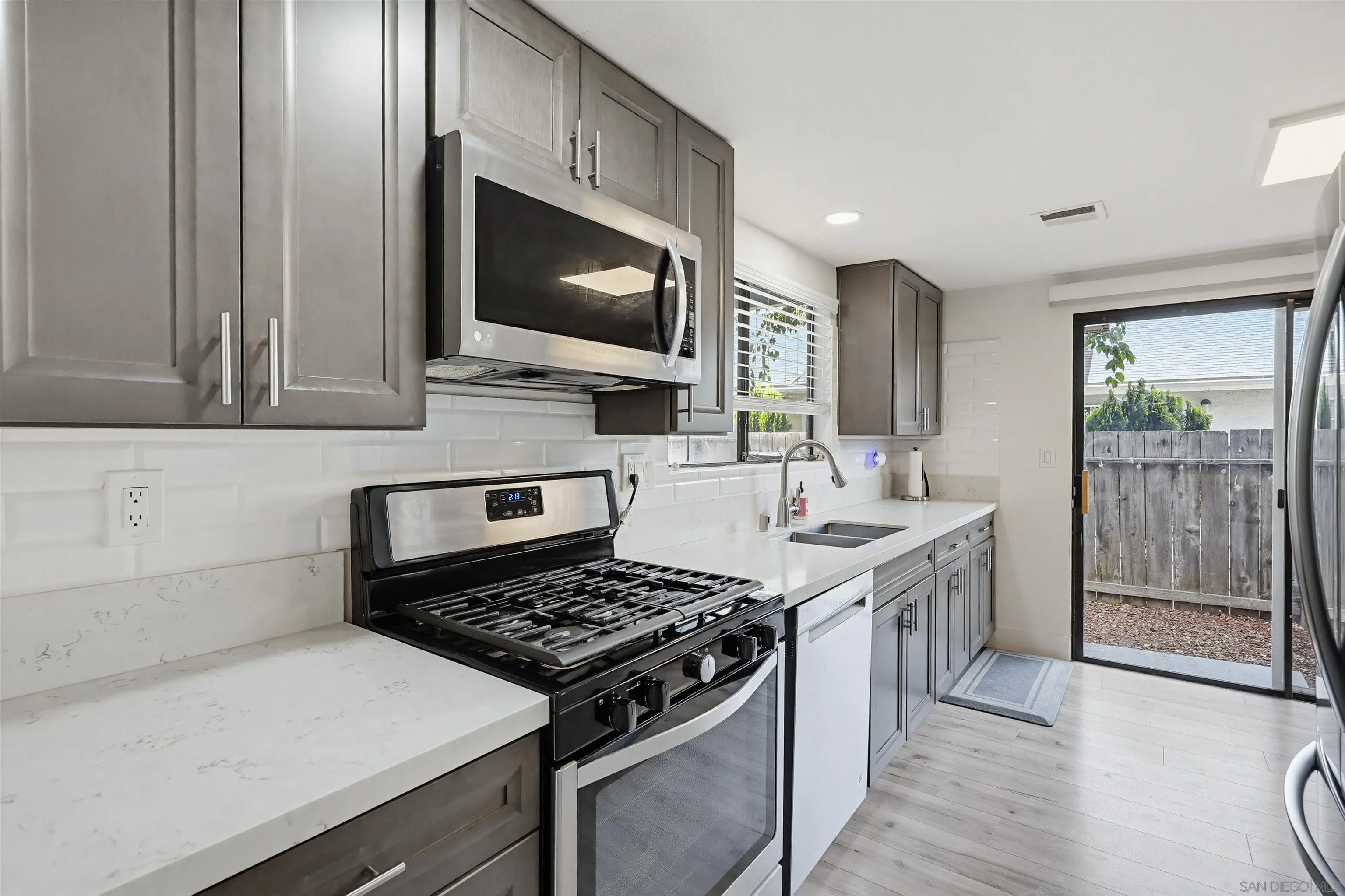 Photo #5: 260009048 Listing: Photo #5