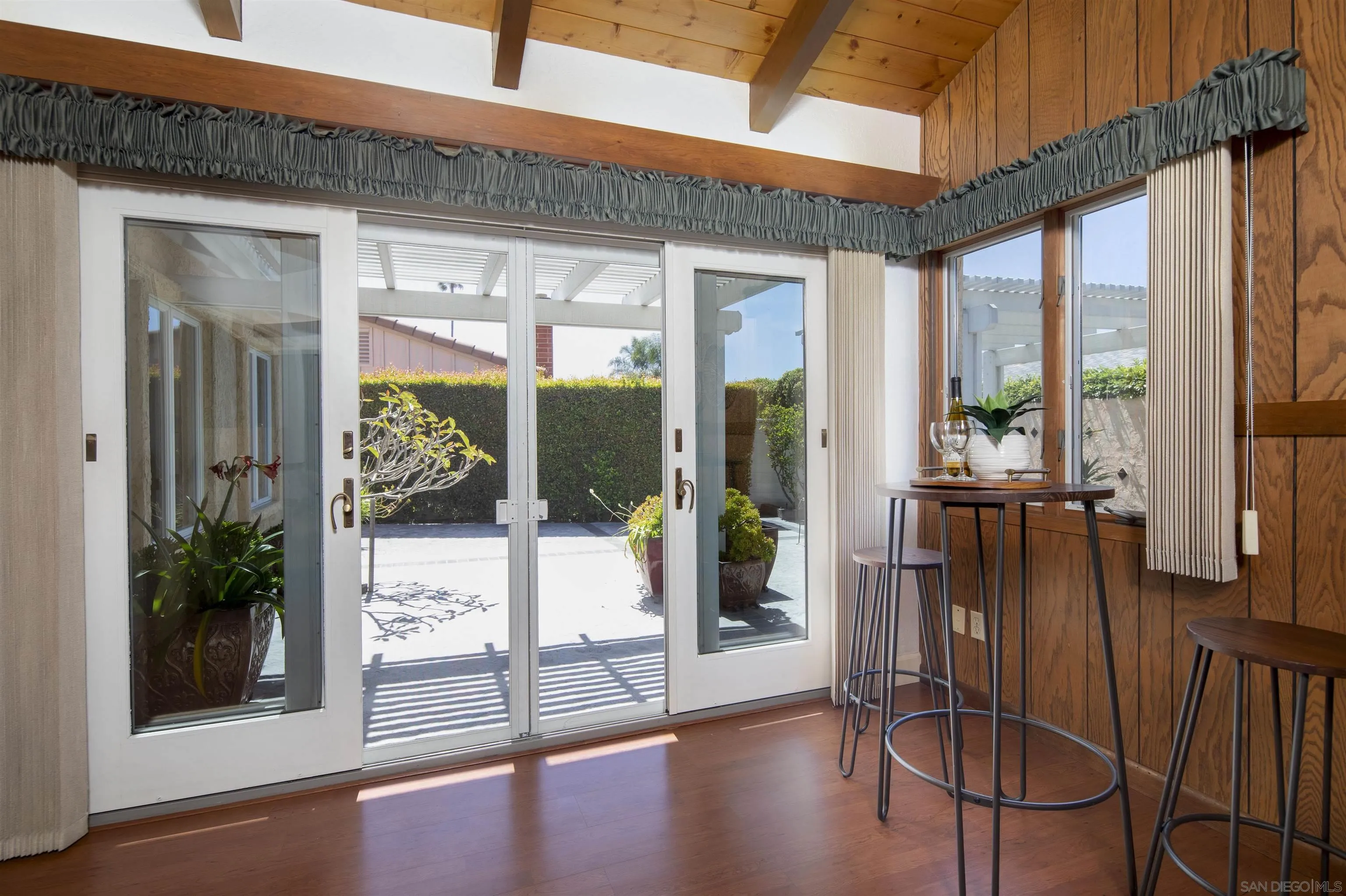 https://cdn.realtyfeed.com/cdn/127/260009052/46adbf08963207c647146b844a6e2abd.webp
