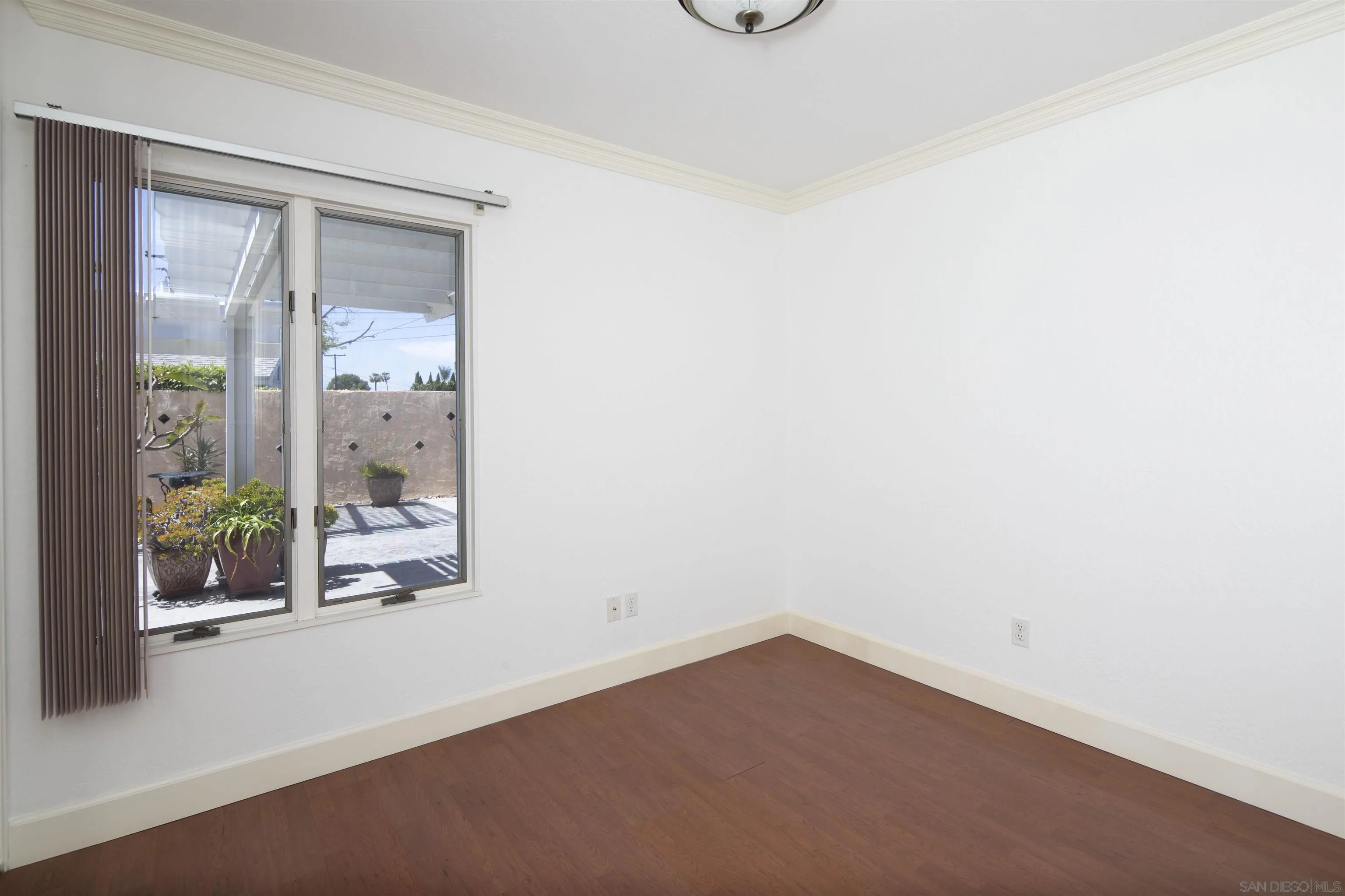 https://cdn.realtyfeed.com/cdn/127/260009052/8e02e530eb1eaa294f06ab775c7a430e.webp