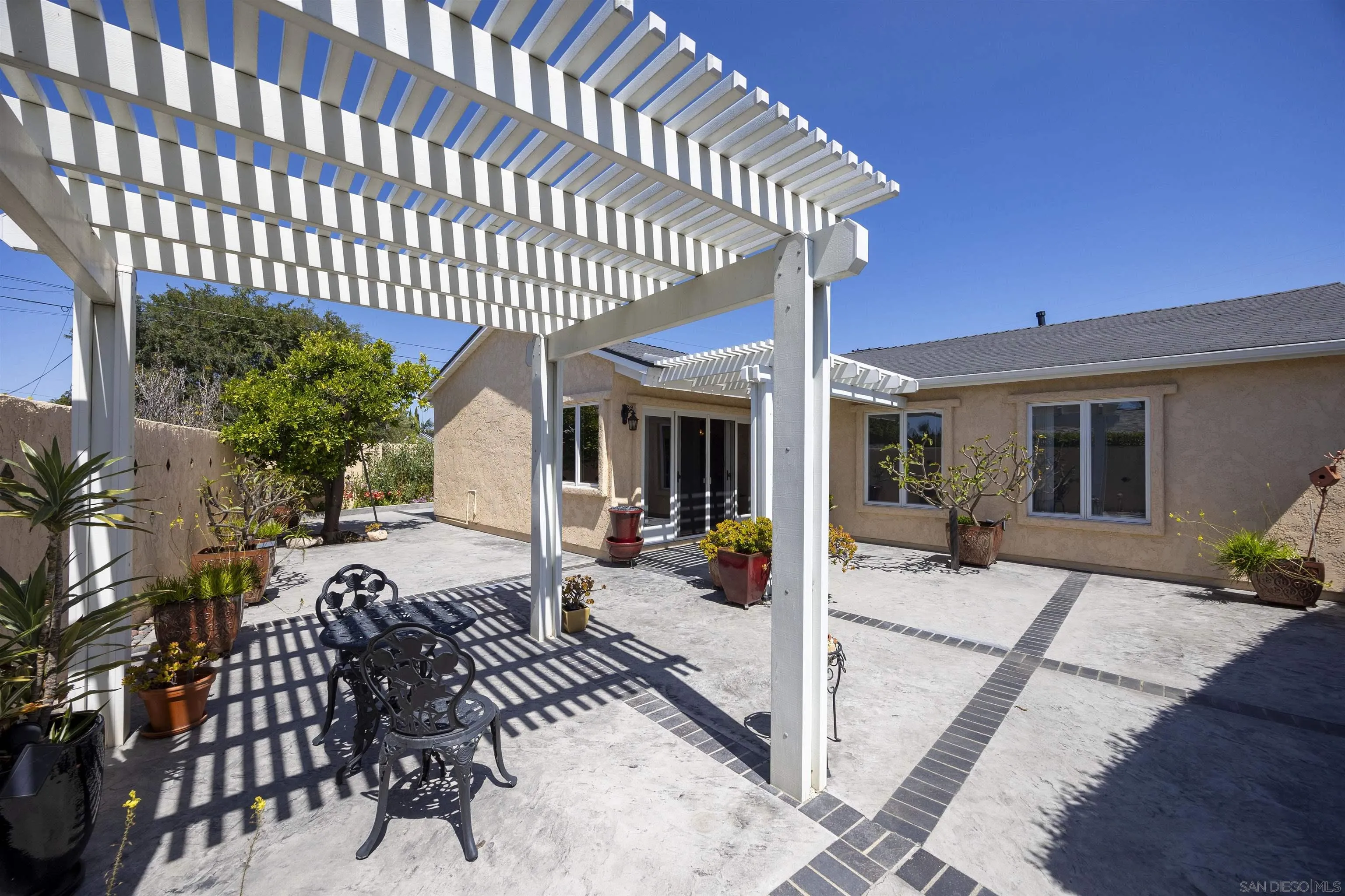 https://cdn.realtyfeed.com/cdn/127/260009052/e8e0471f5532cfe60eed6e0da3de0ca7.webp