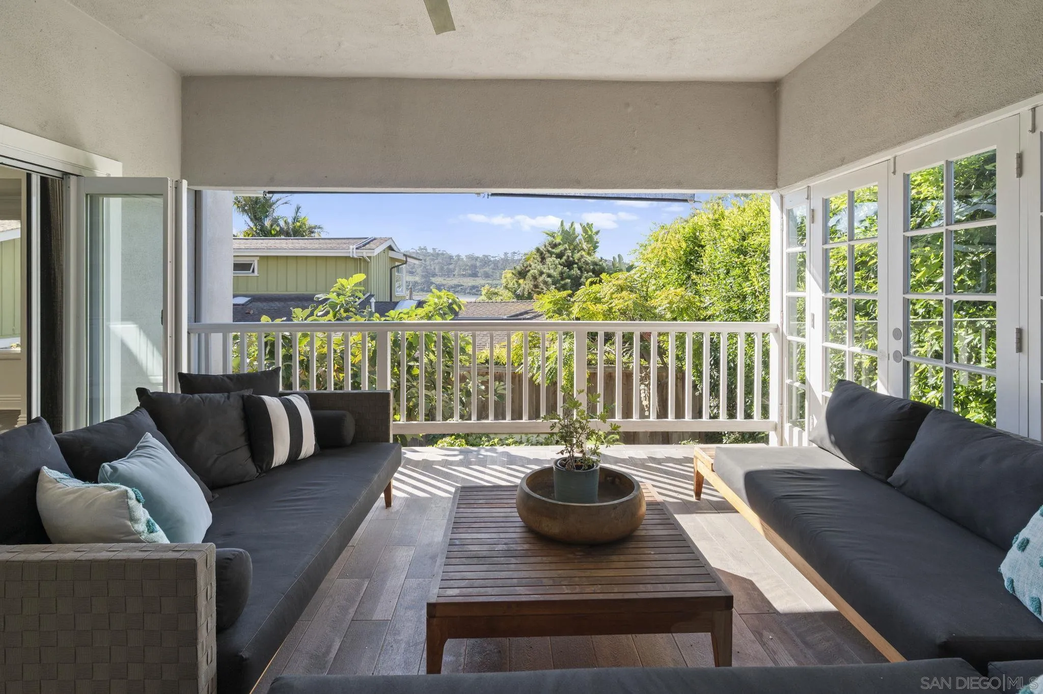 https://cdn.realtyfeed.com/cdn/127/260009056/f2aae0c82e9a586f1ecd6e303aa88215.webp