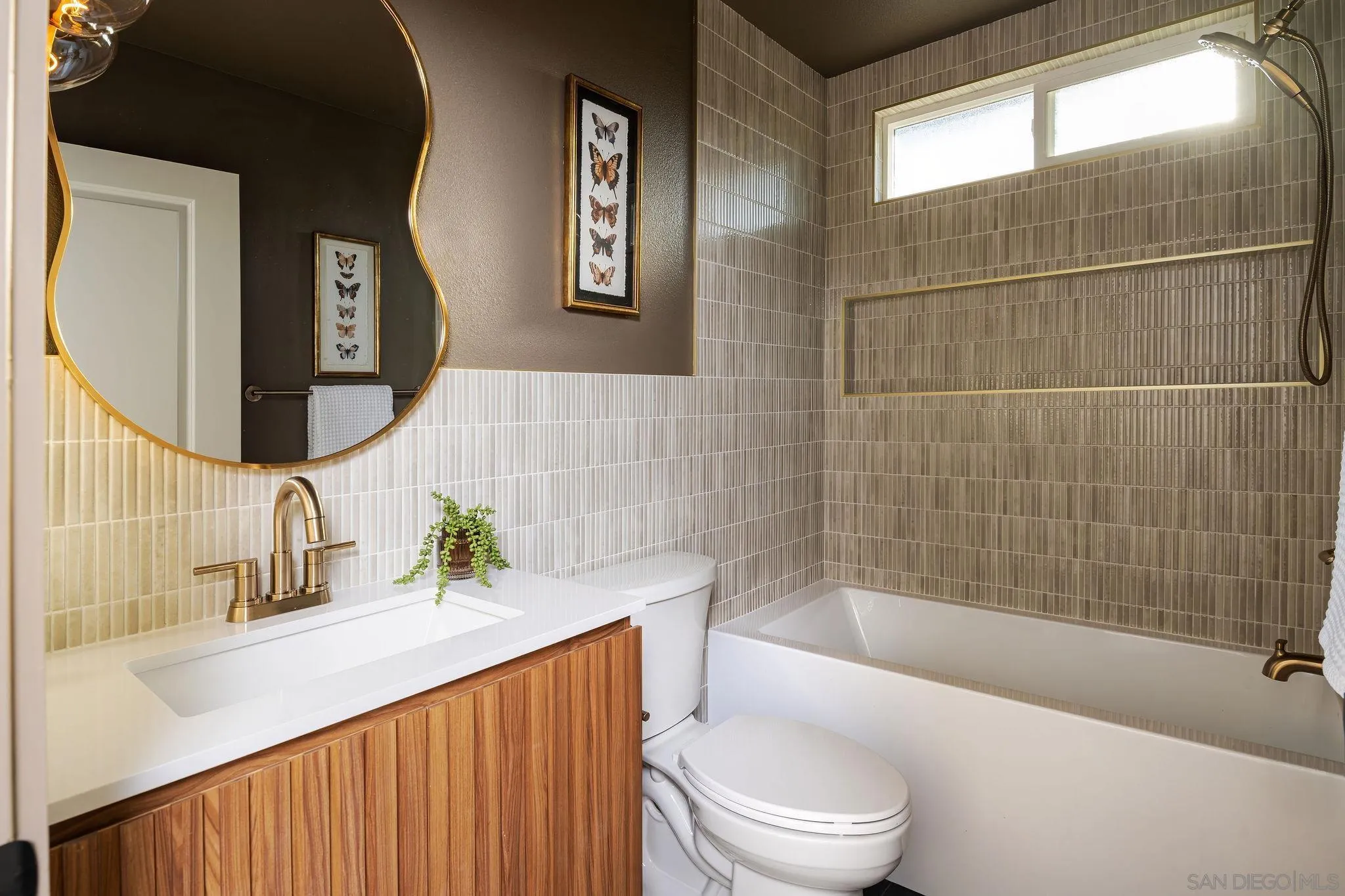 https://cdn.realtyfeed.com/cdn/127/260009059/594d2ec1e7cd901159a3bf85910ccf00.webp