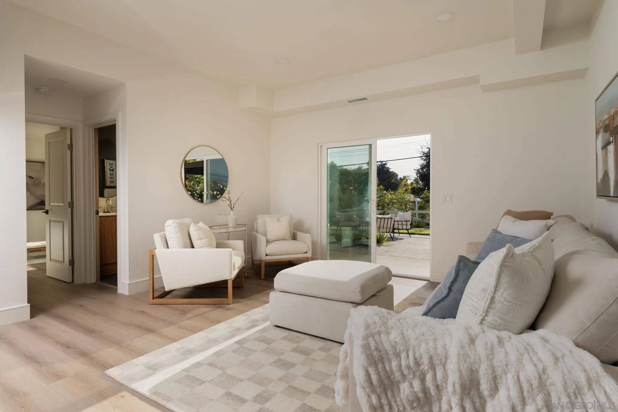 https://cdn.realtyfeed.com/cdn/127/260009059/cf06c844bfdc1a620eb6039f17a5209c.webp