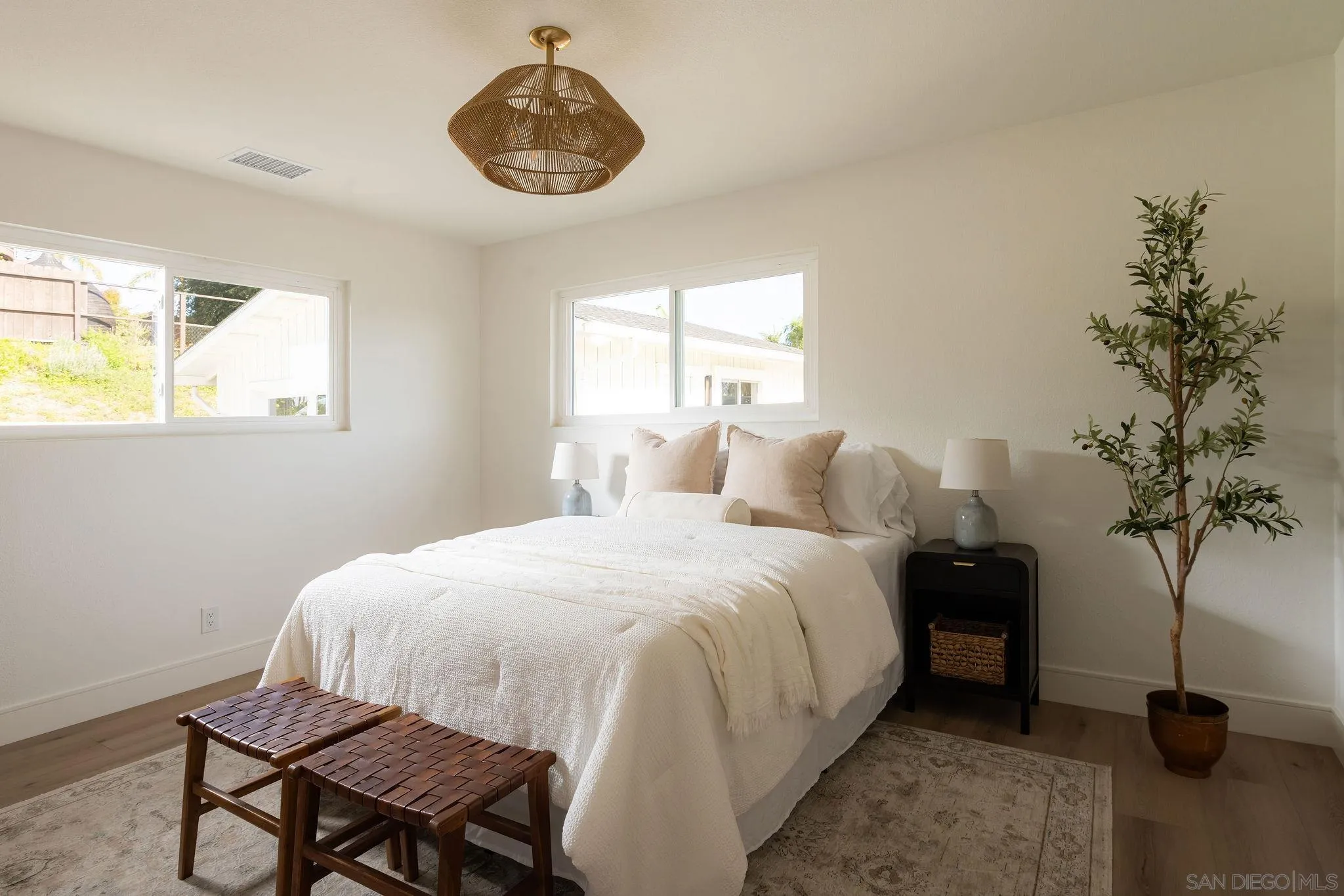 https://cdn.realtyfeed.com/cdn/127/260009059/e87071383753bdf2d09d6c106358729d.webp