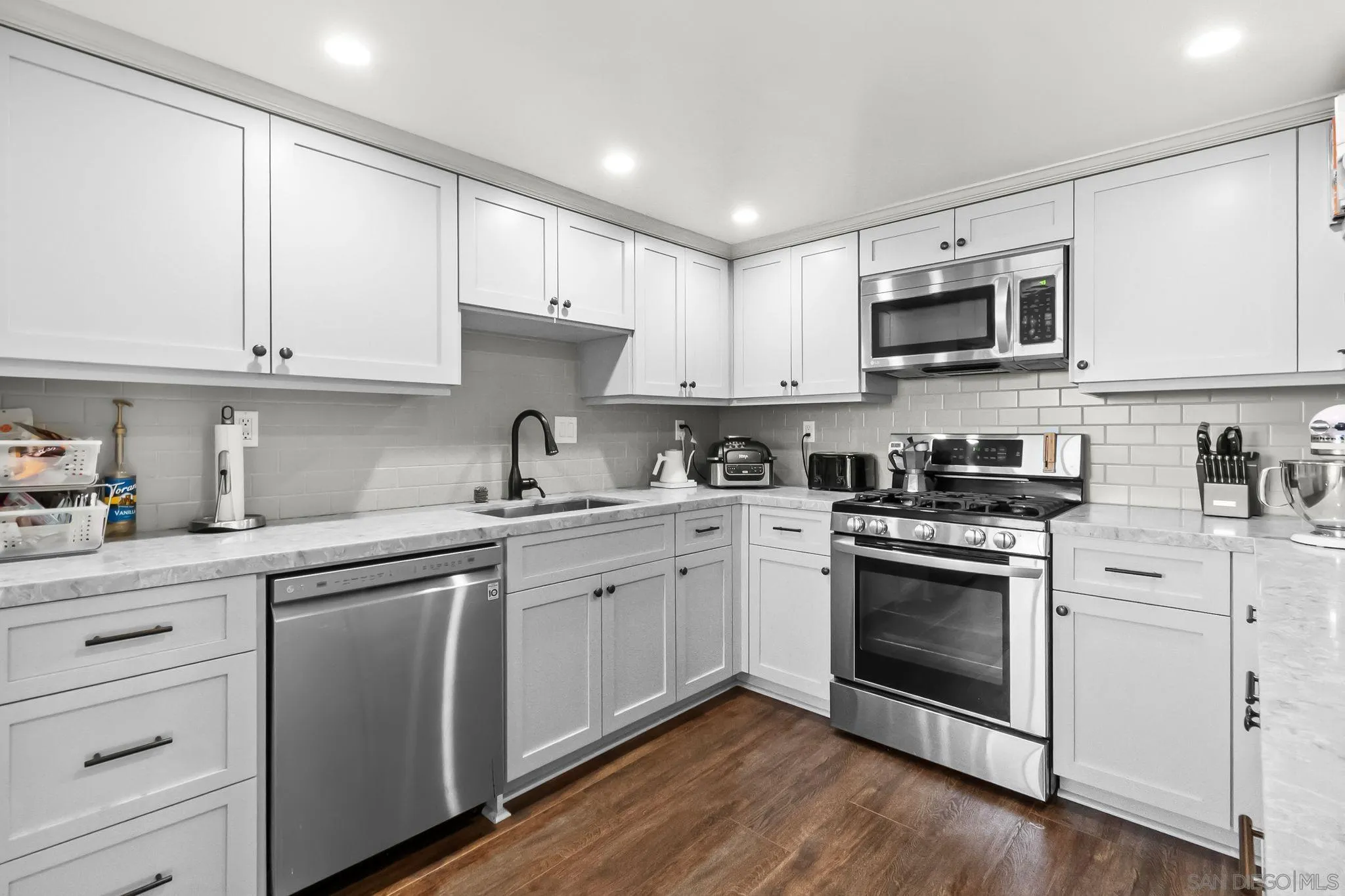 https://cdn.realtyfeed.com/cdn/127/260009069/6a9dd2d2573360a3446225dbdd3ee25a.webp
