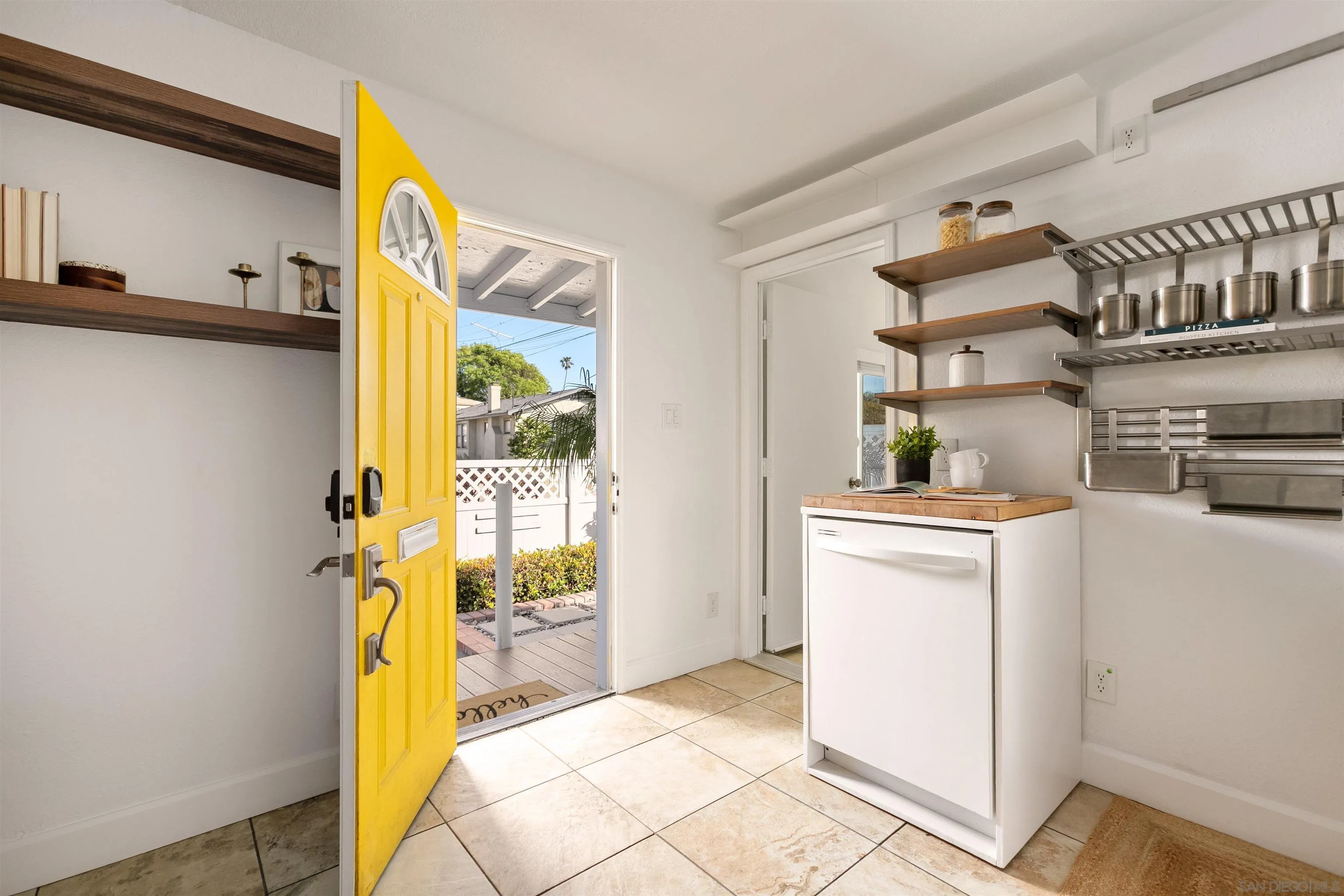 https://cdn.realtyfeed.com/cdn/127/260009070/5542b88f971dadf6f09527715cd6af09.webp