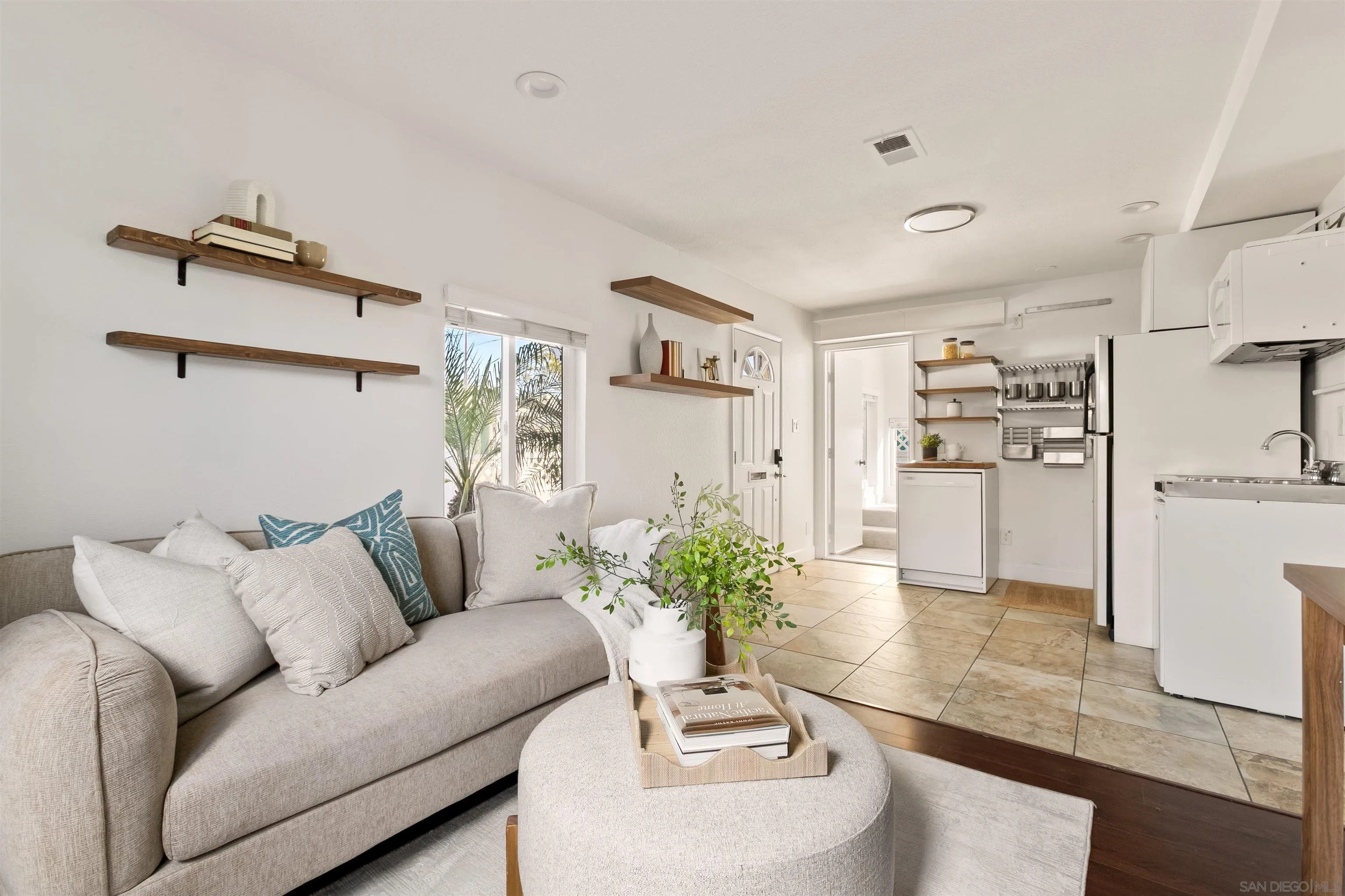 https://cdn.realtyfeed.com/cdn/127/260009070/58d03a58a26fcab52853c80995d797a6.webp