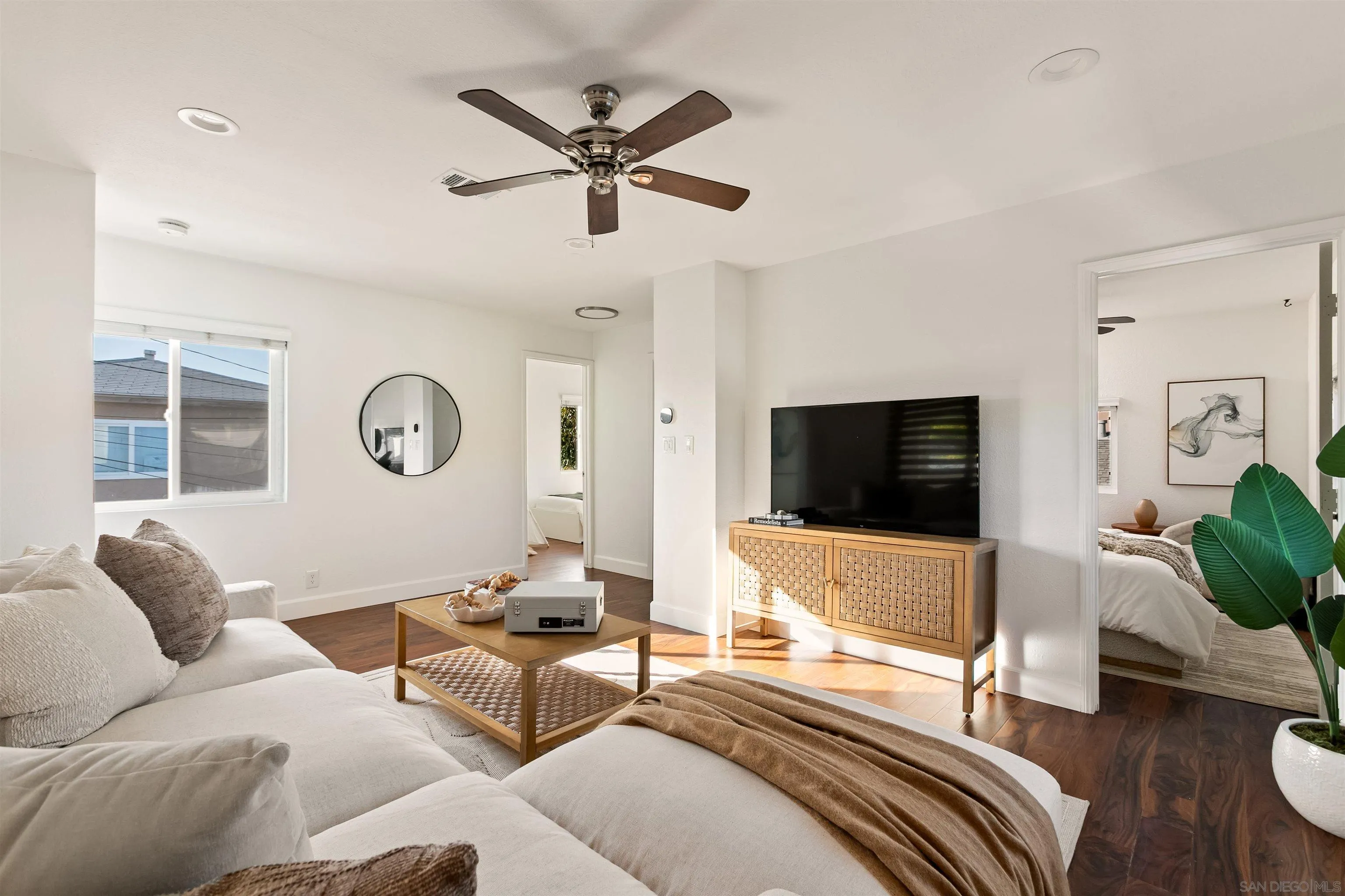 https://cdn.realtyfeed.com/cdn/127/260009070/670df32c5fbd93eff728d08d82e32363.webp