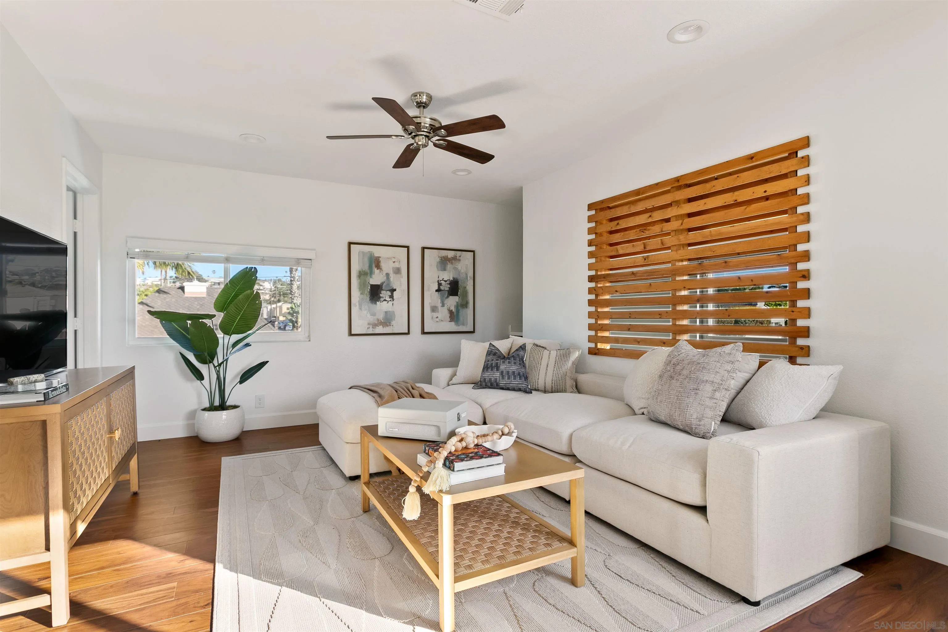 https://cdn.realtyfeed.com/cdn/127/260009070/a3cb6bce1c9a4e1f709a8f0567de9143.webp