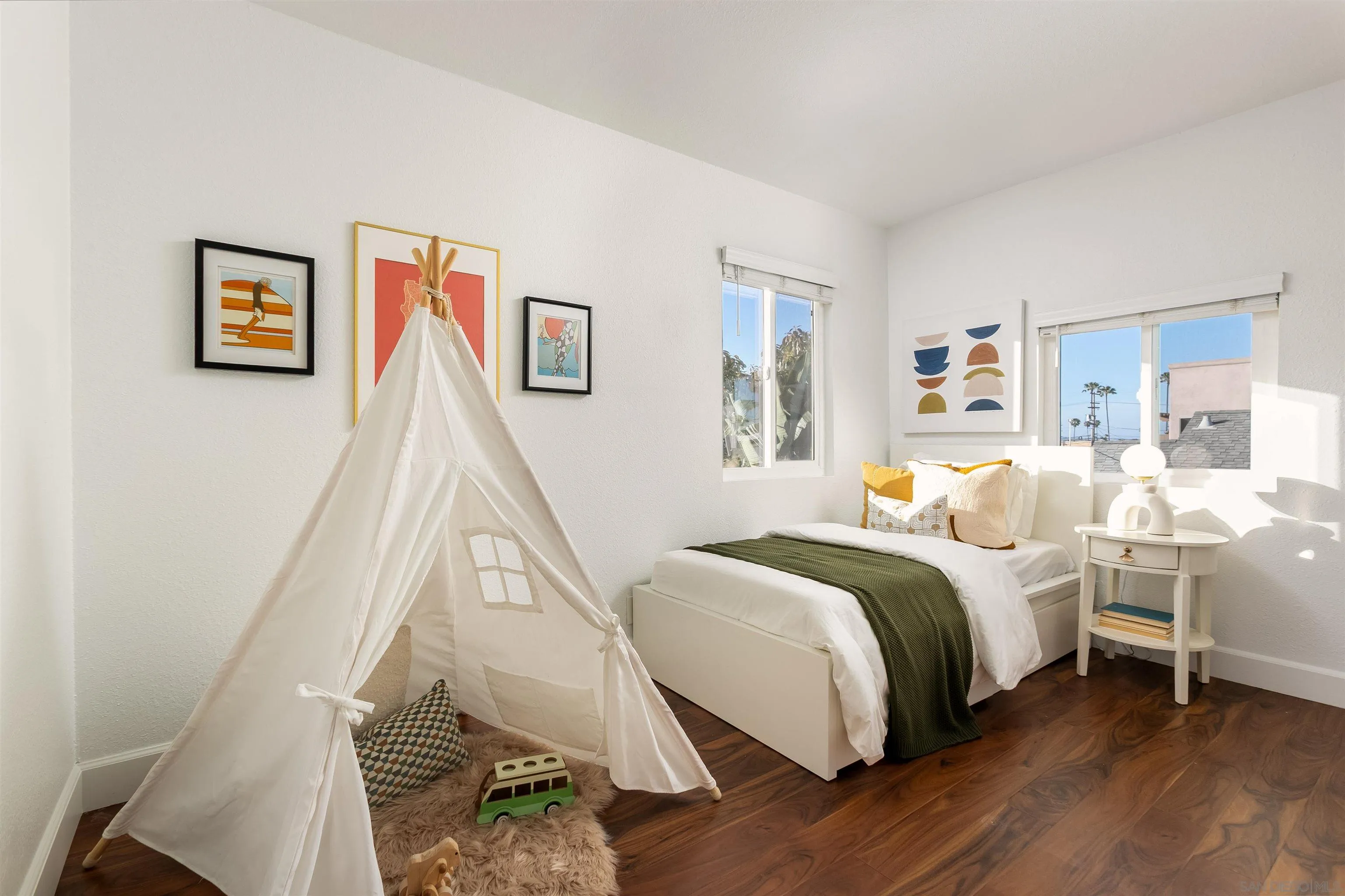 https://cdn.realtyfeed.com/cdn/127/260009070/ebe52b9c35294d30de1fe23cc3cda2f6.webp