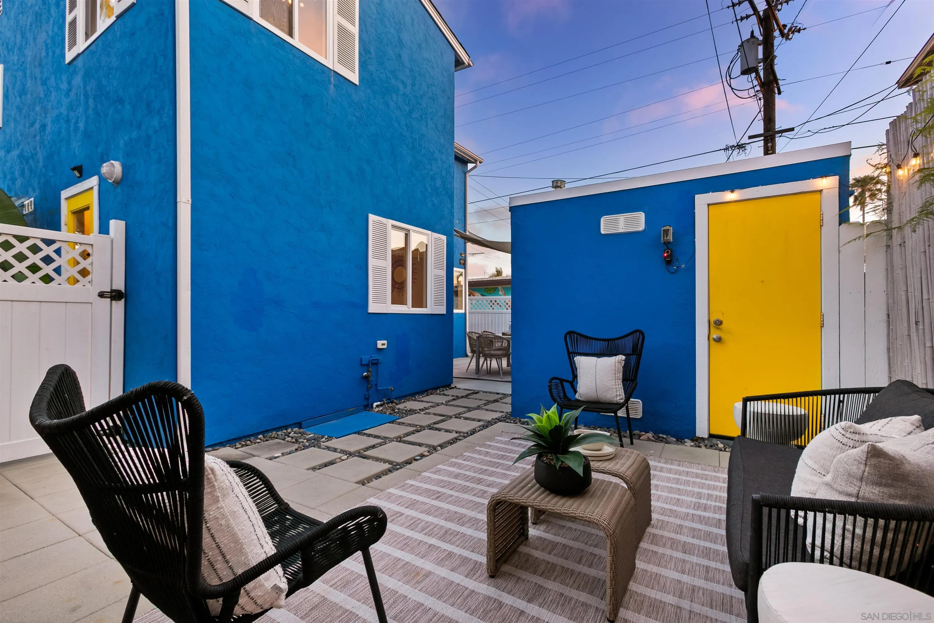https://cdn.realtyfeed.com/cdn/127/260009070/fab25a97c806d9e36ad433c77b735069.webp